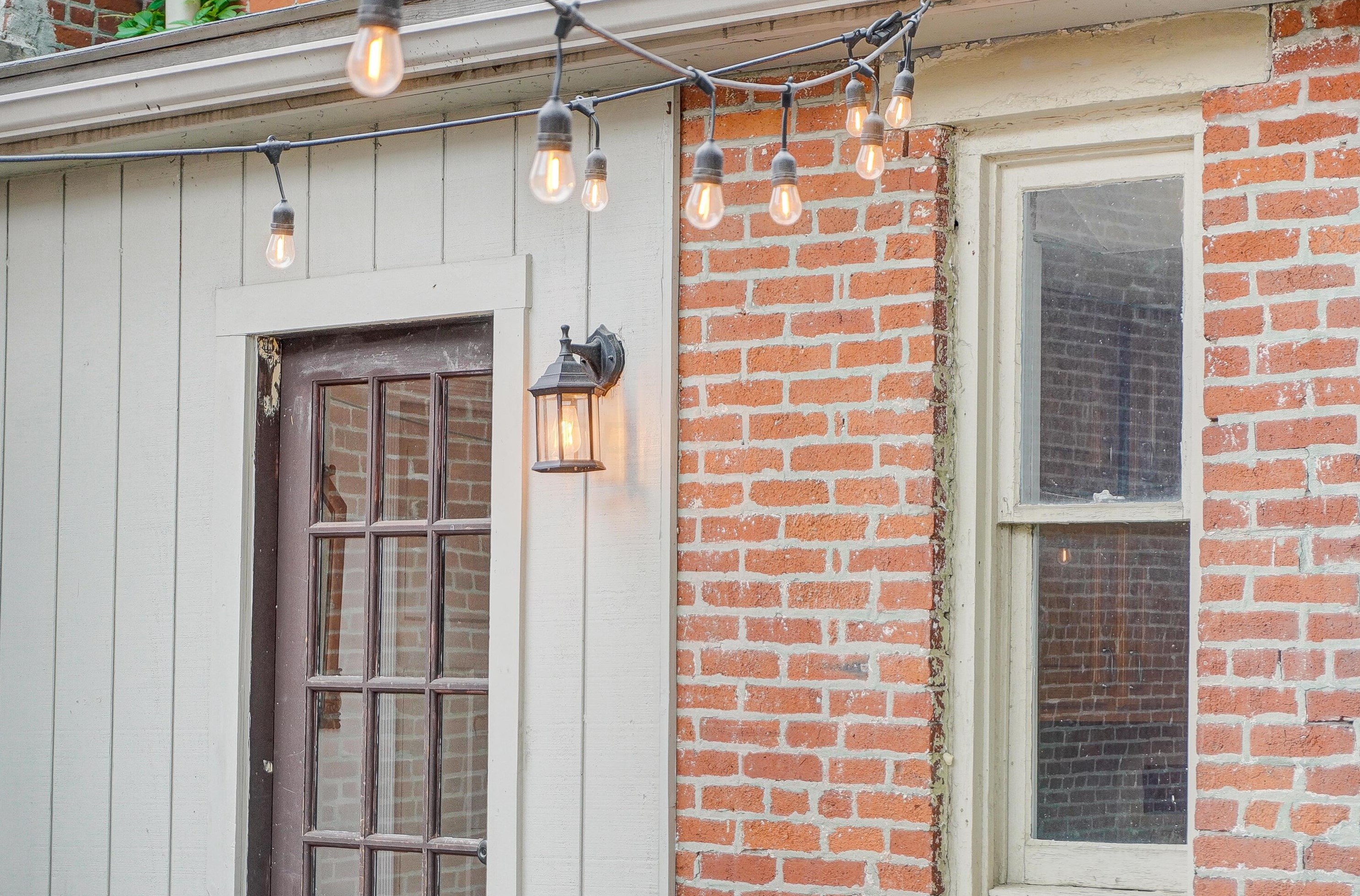 81 Lincoln St, Columbus OH  43215-1672 exterior