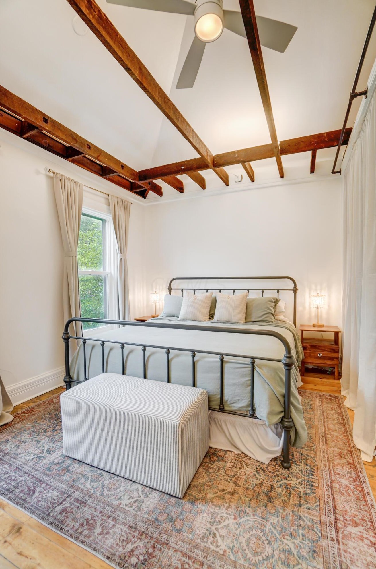 81 Lincoln St, Columbus OH  43215-1672 exterior