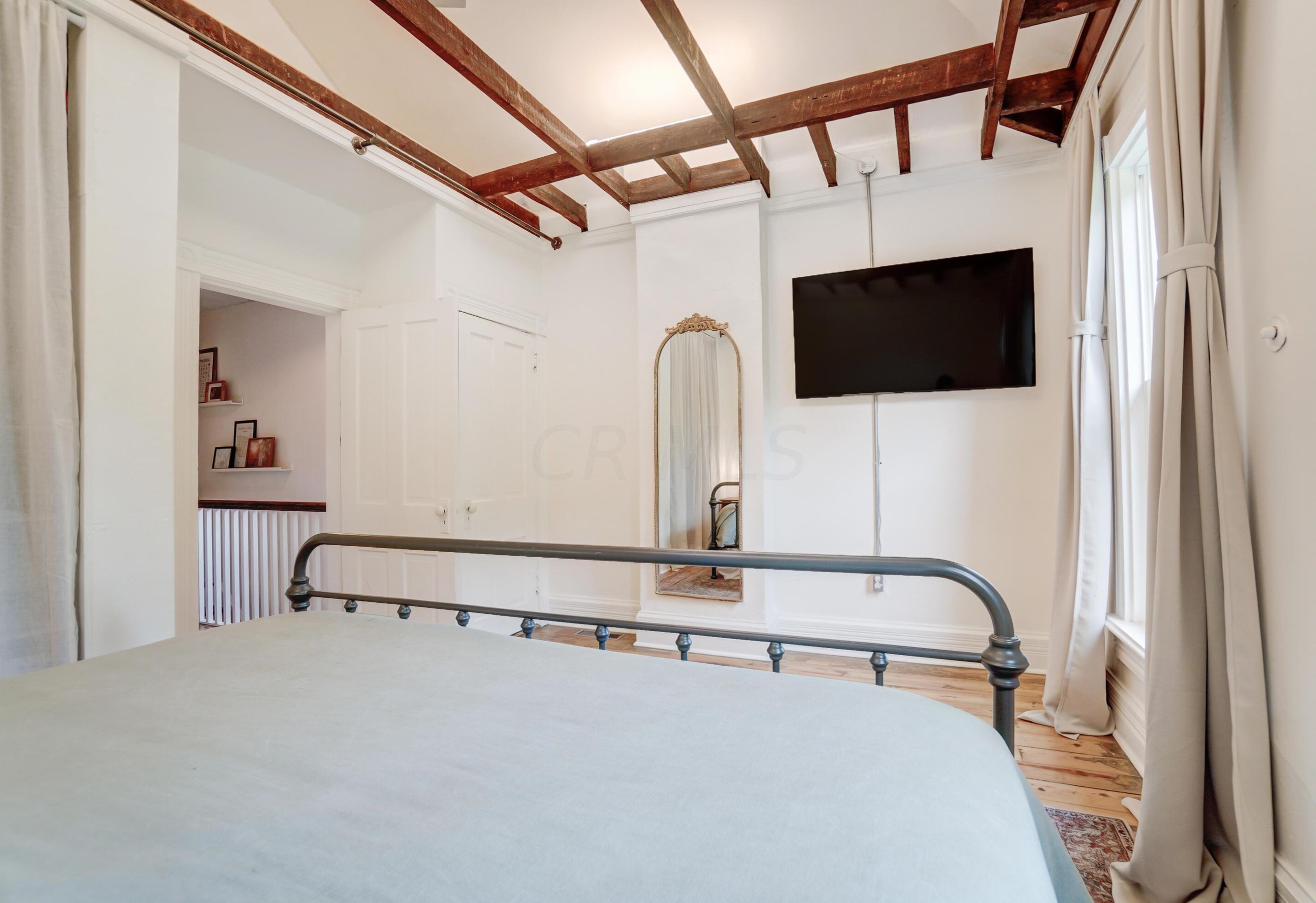 81 Lincoln St, Columbus OH  43215-1672 exterior