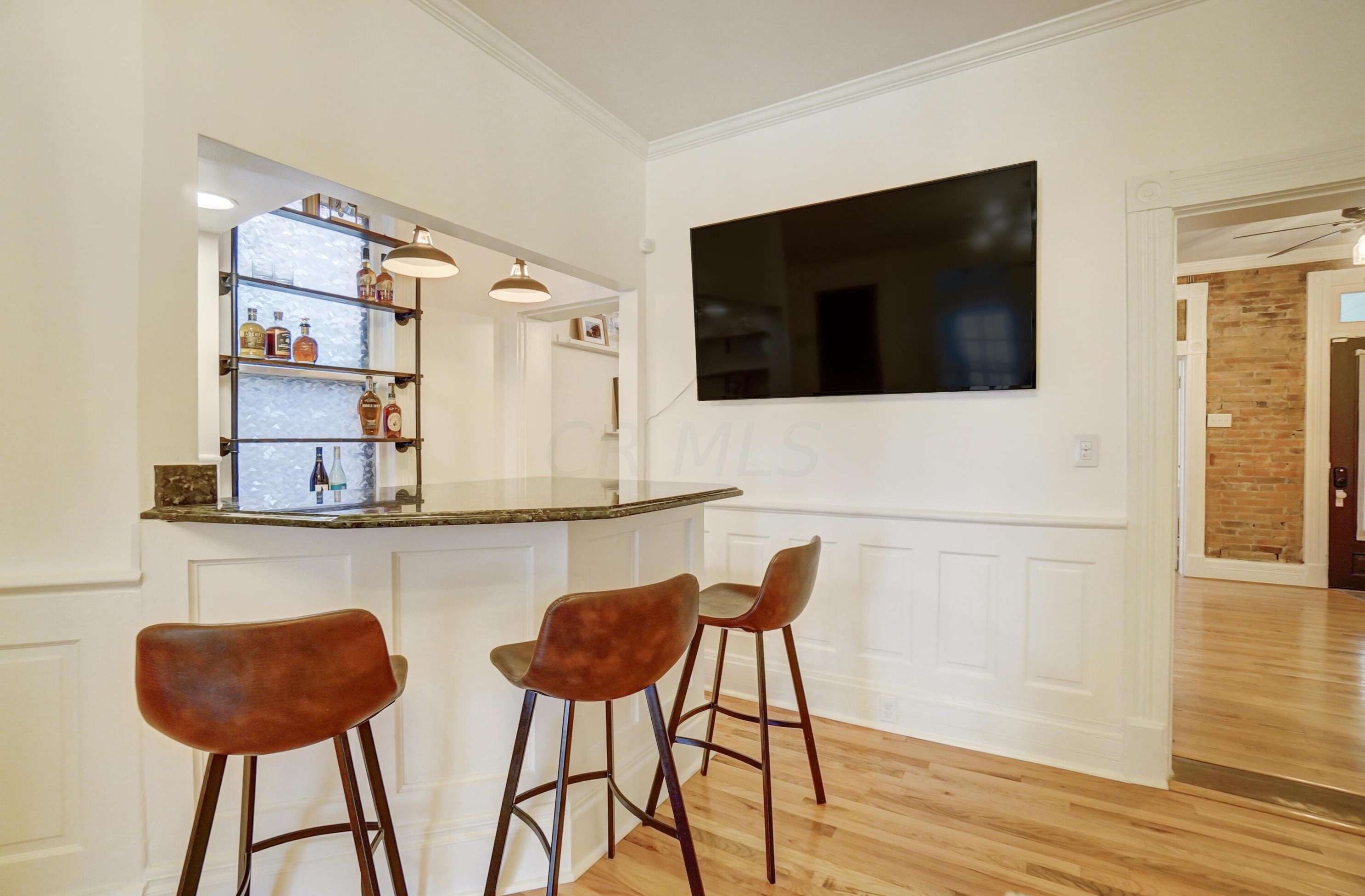 81 Lincoln St, Columbus OH  43215-1672 exterior