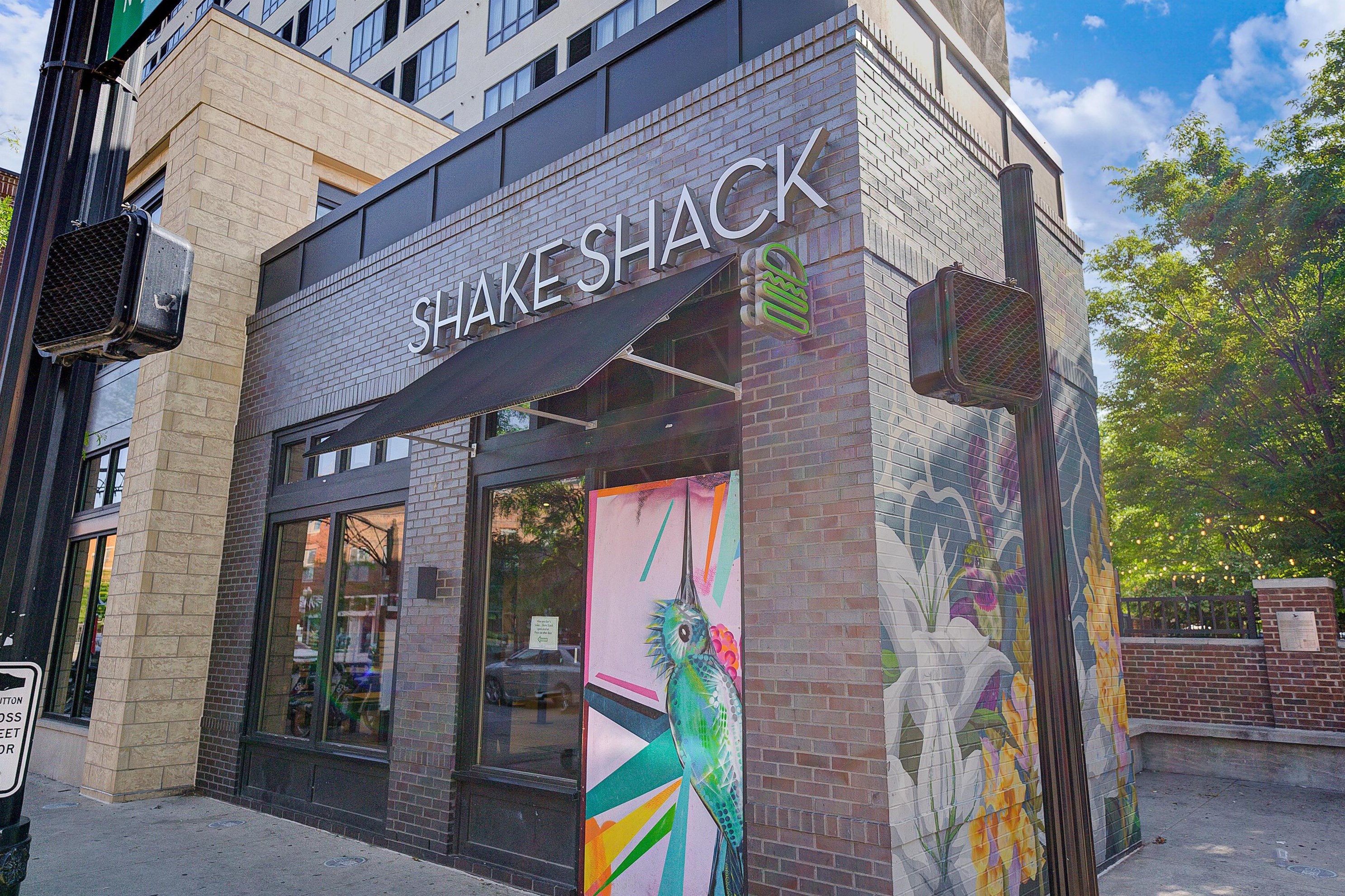 81 Lincoln St, Columbus OH  43215-1672 exterior