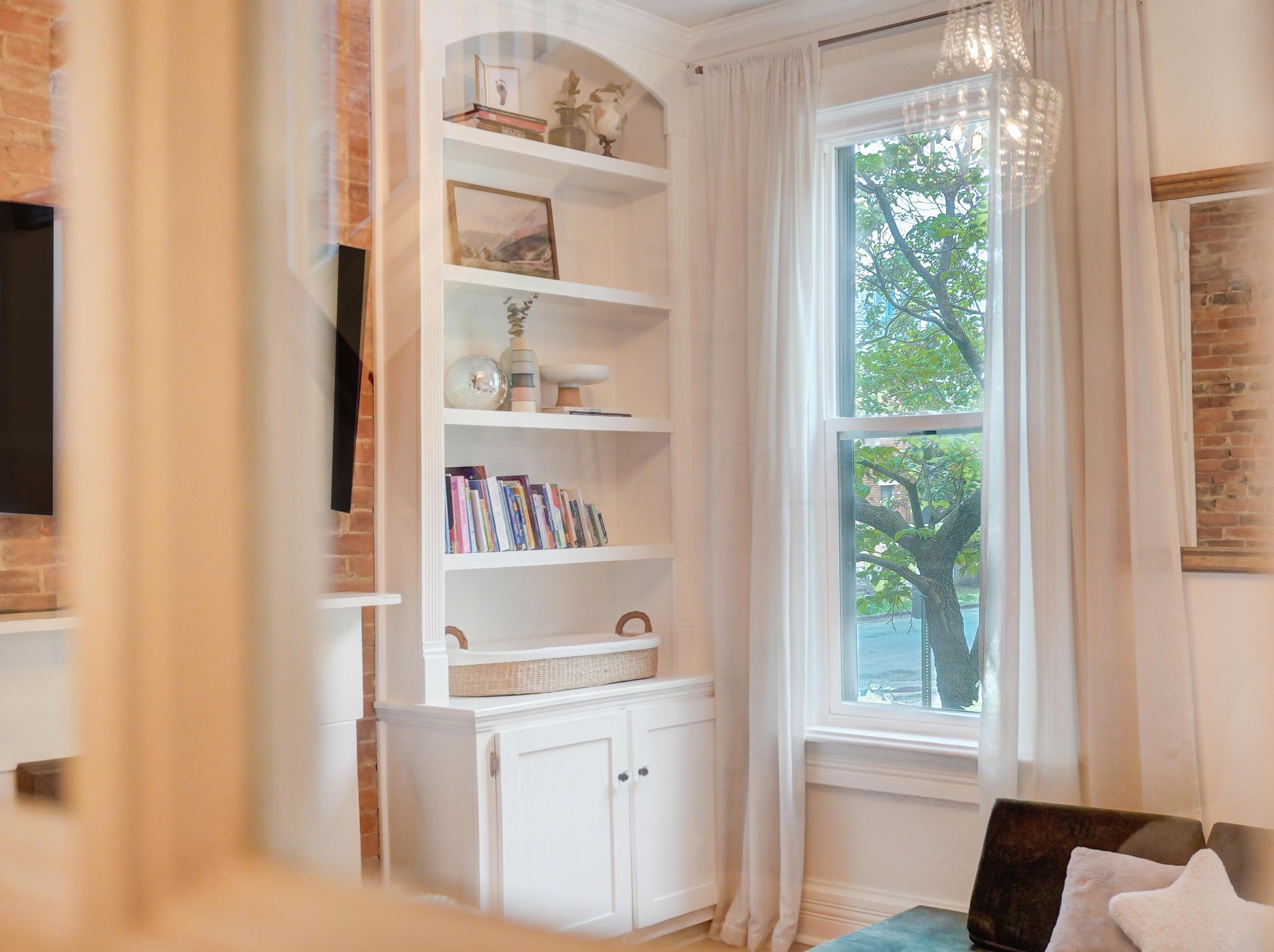 81 Lincoln St, Columbus OH  43215-1672 exterior