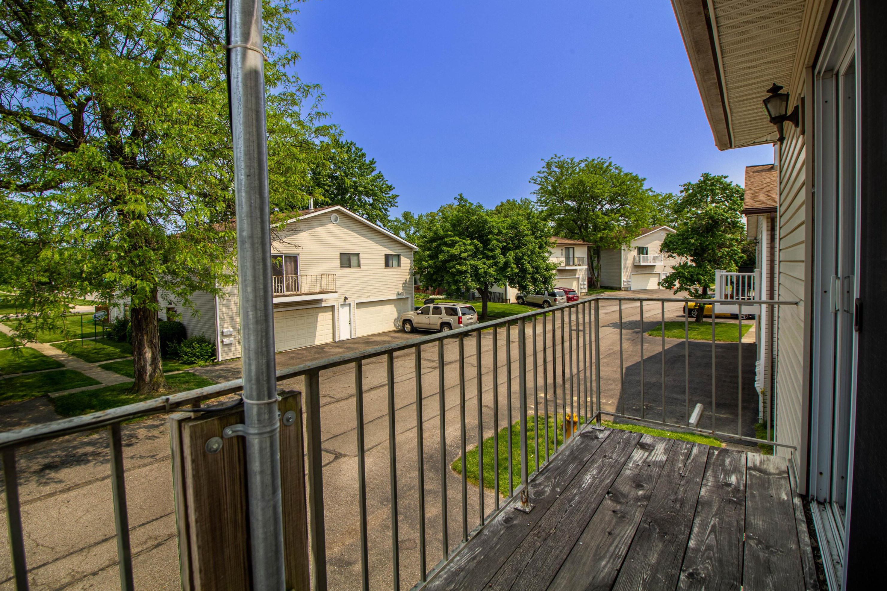 2471 Natchez Dr, Columbus OH 43209-3305 exterior