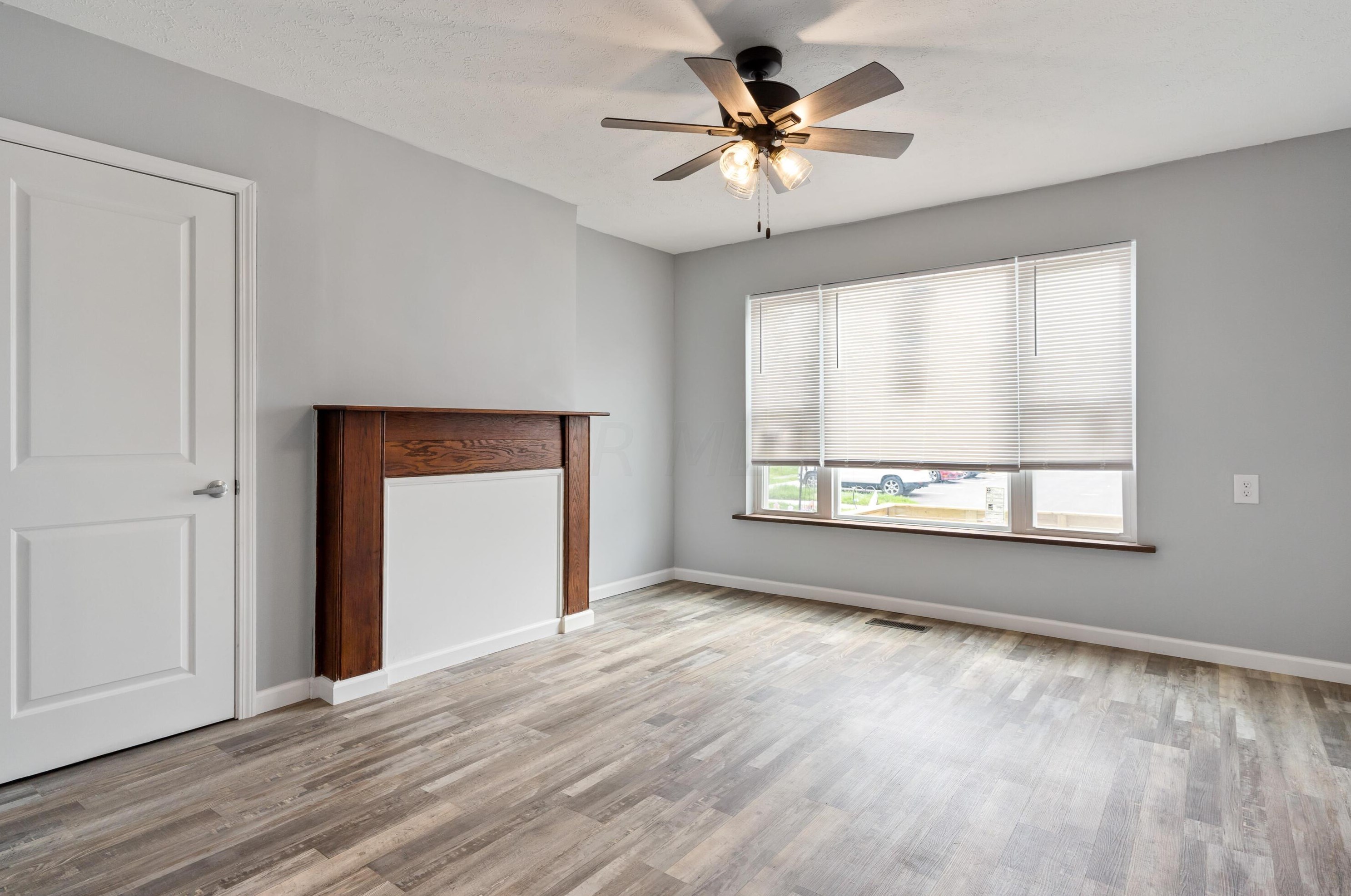 203 Hawkes Ave, Columbus OH  43223-1533 exterior