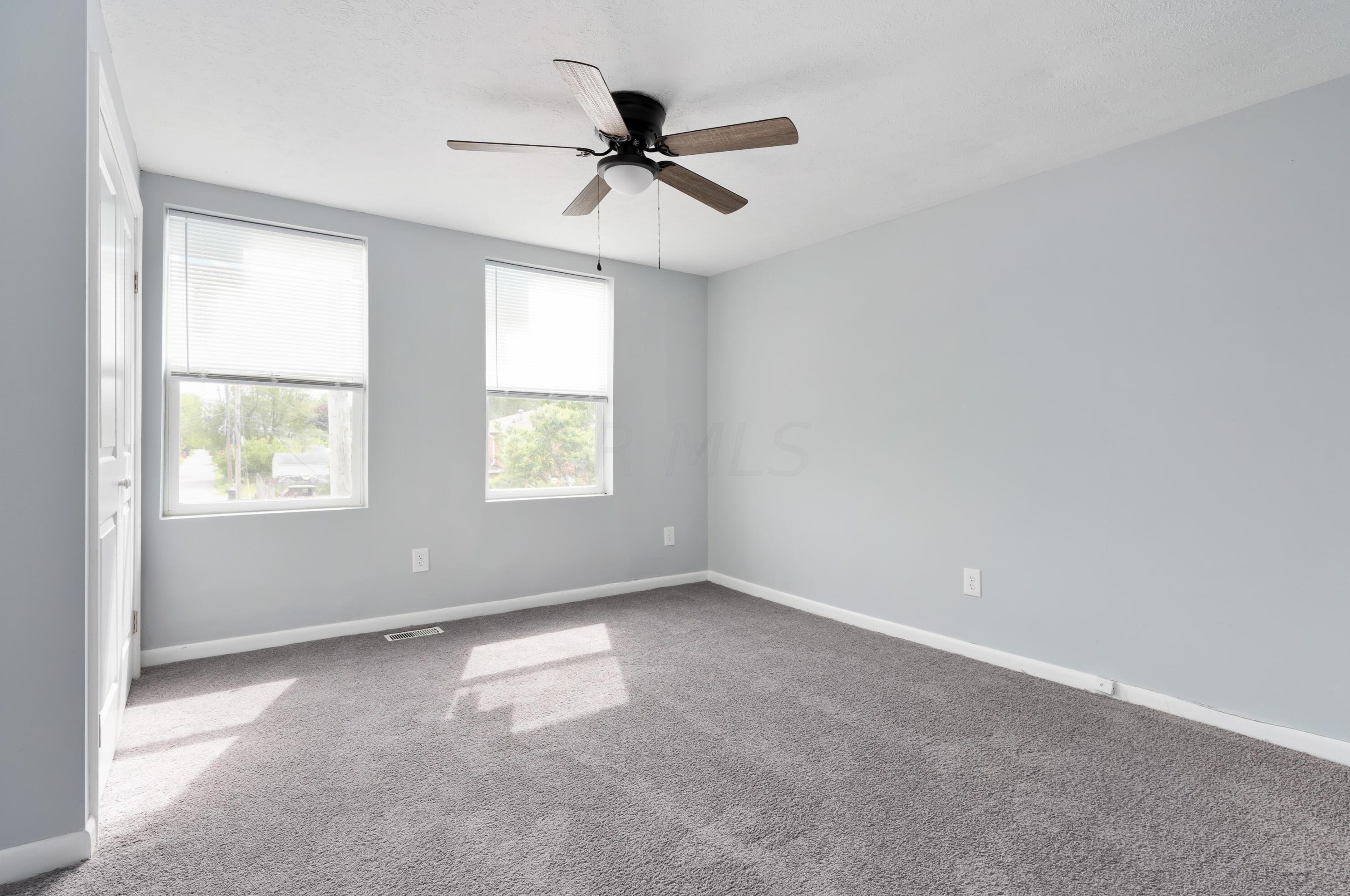 203 Hawkes Ave, Columbus OH  43223-1533 exterior