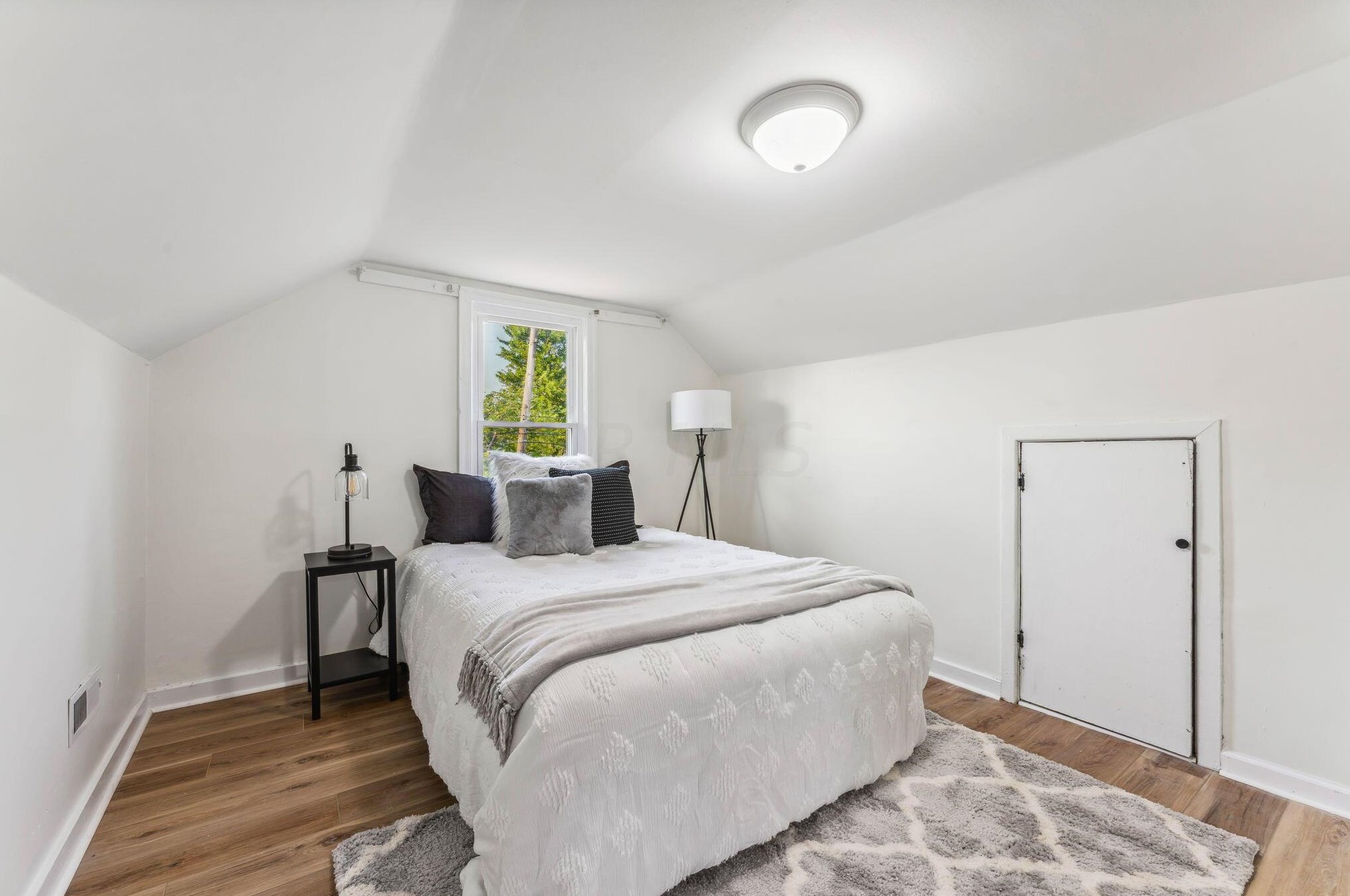 2339 Pontiac St, Columbus OH  43211-2049 exterior