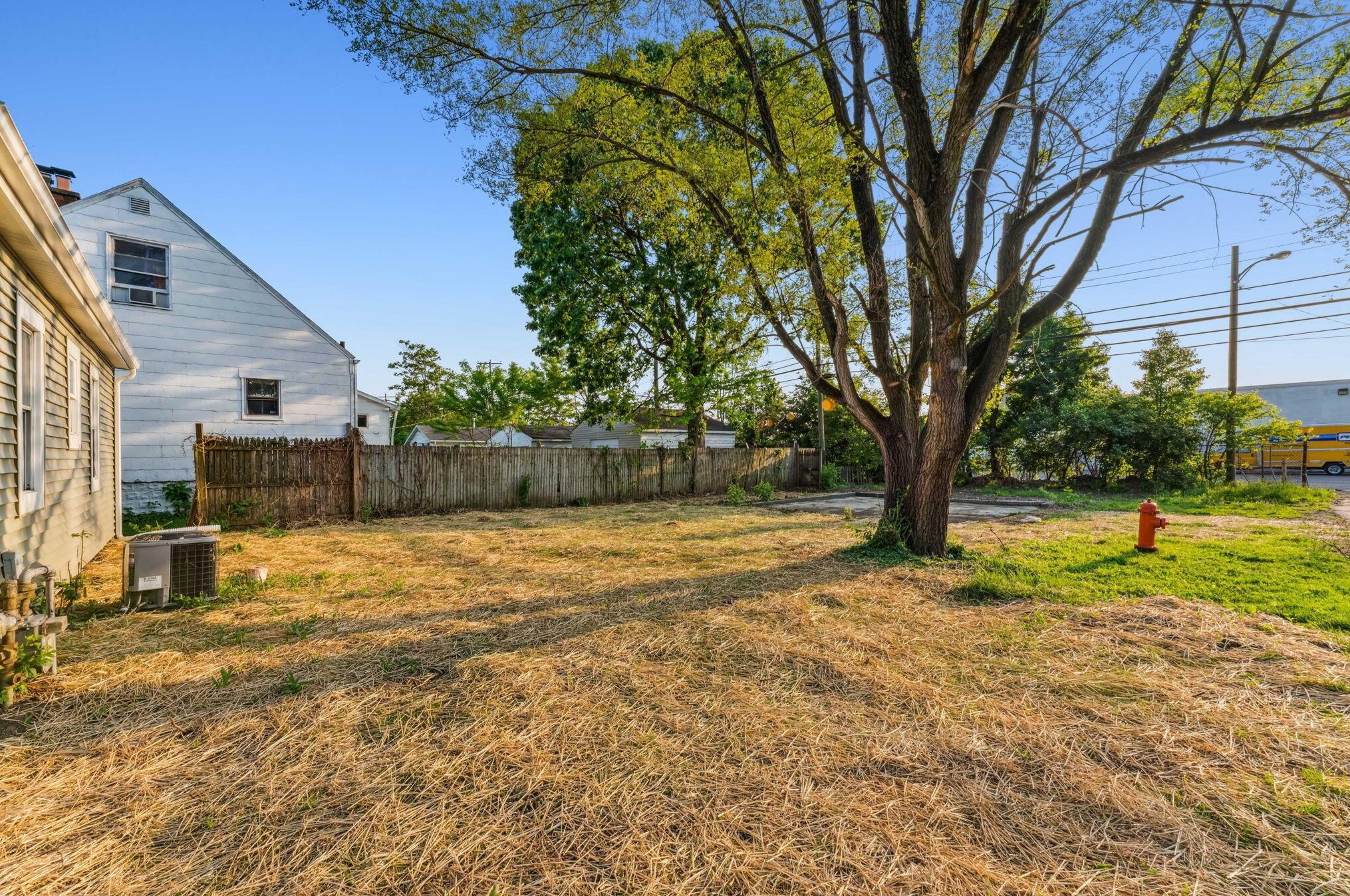 2339 Pontiac St, Columbus OH  43211-2049 exterior