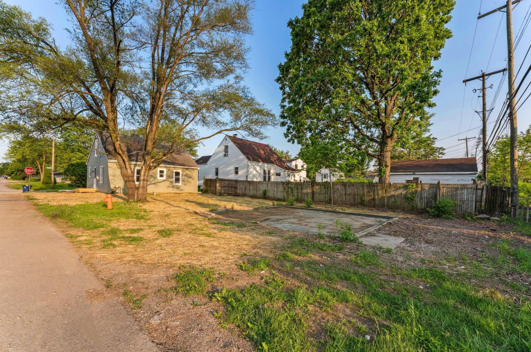 2339 Pontiac St, Columbus OH  43211-2049 exterior