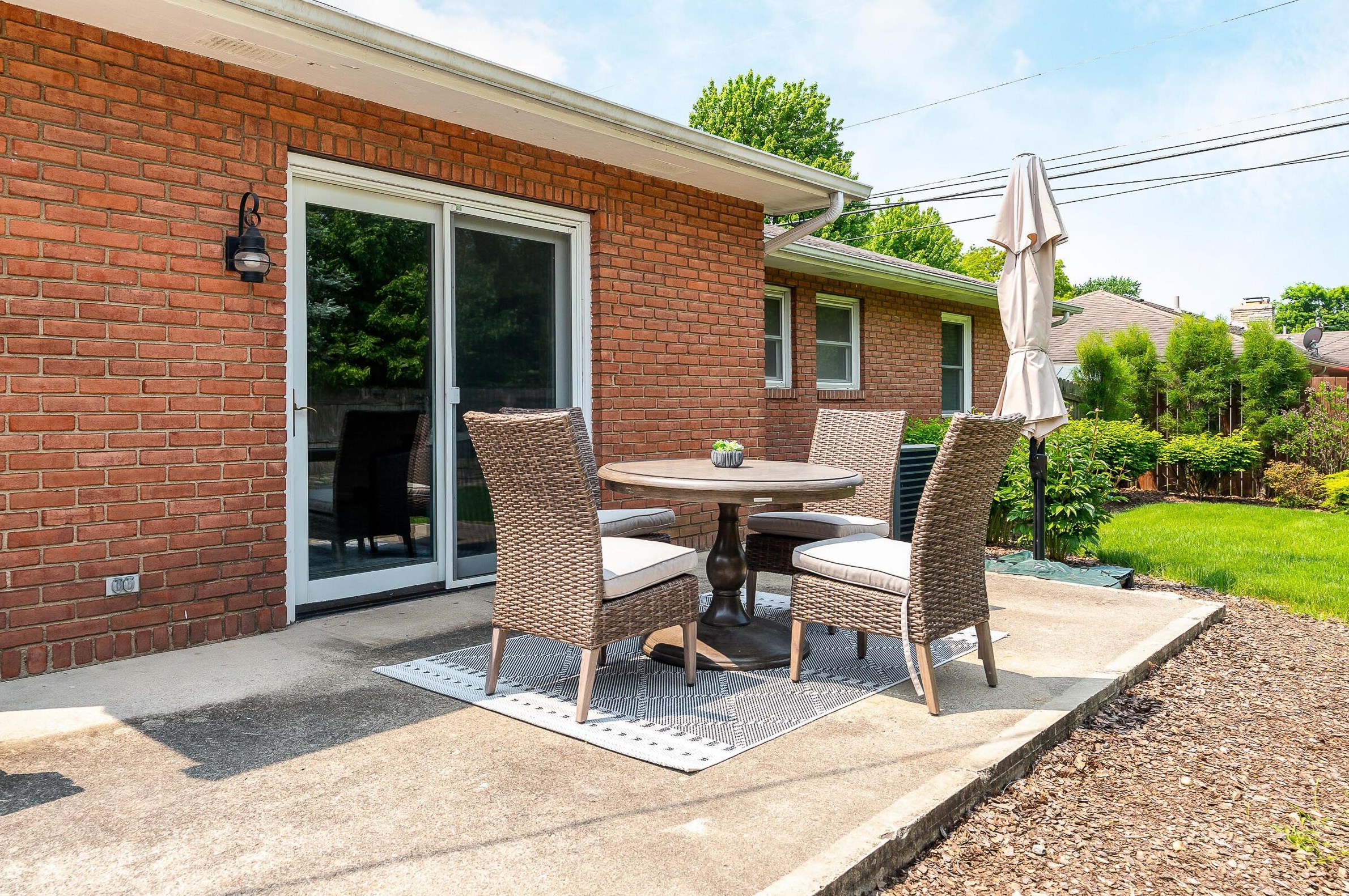 2060 Glenmere Rd, Columbus OH  43220-4808 exterior