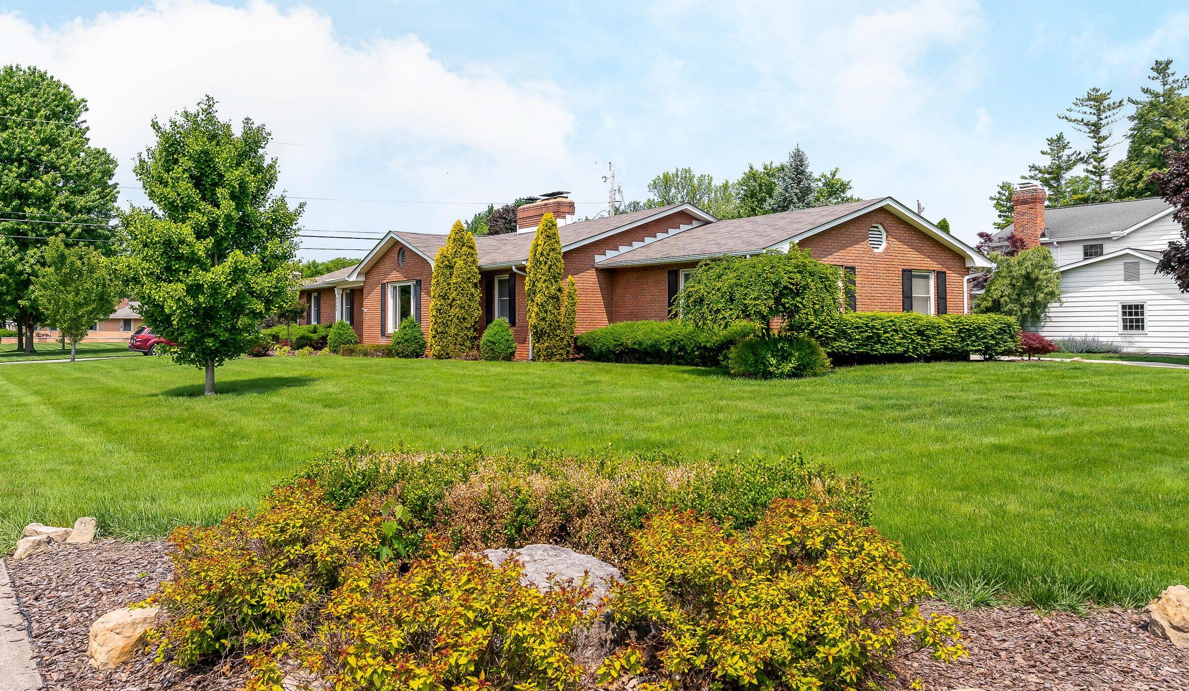 2060 Glenmere Rd, Columbus OH  43220-4808 exterior