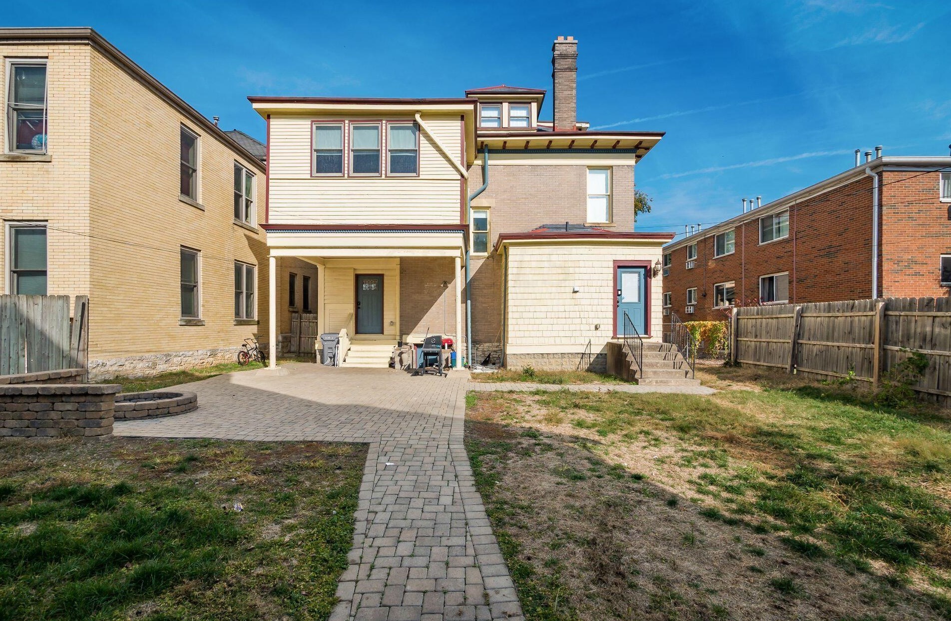 1063 Bryden Rd, Columbus OH 43205-1930 exterior