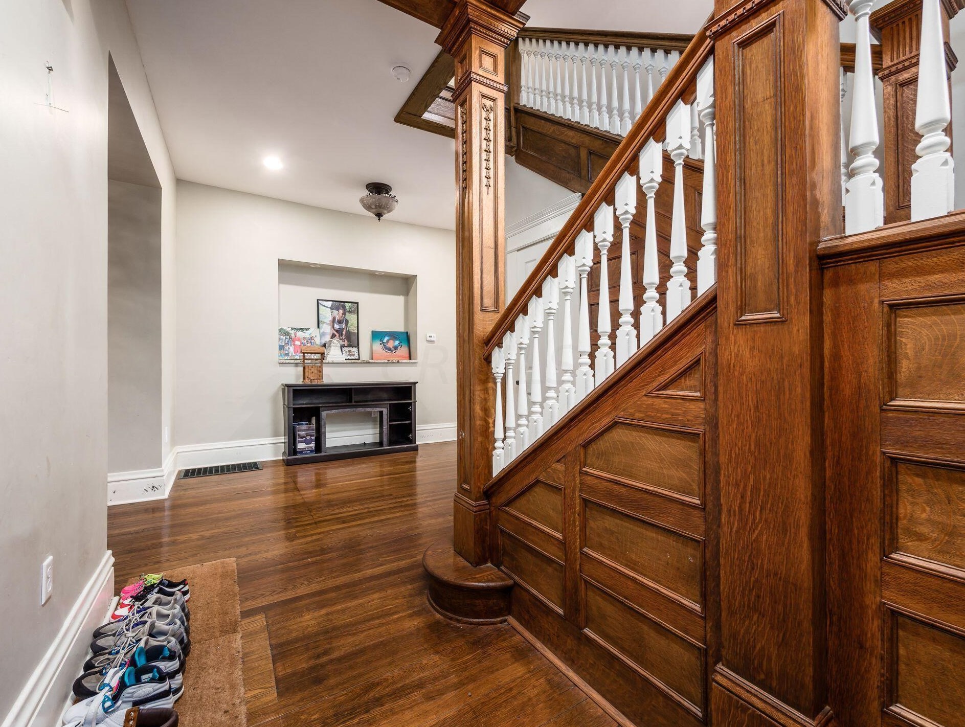 1063 Bryden Rd, Columbus OH 43205-1930 exterior