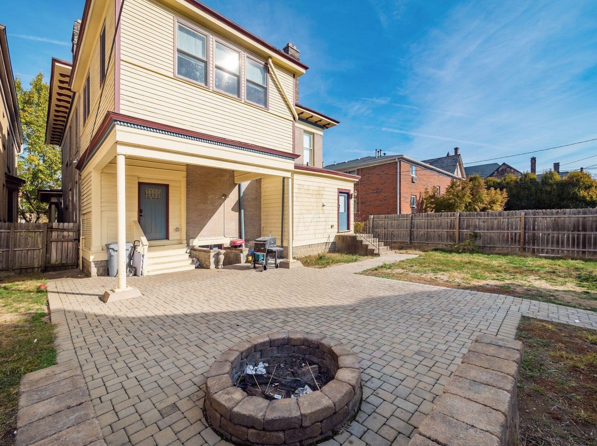 1063 Bryden Rd, Columbus OH 43205-1930 exterior