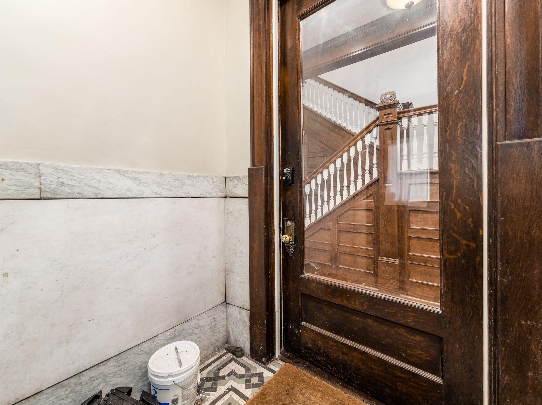 1063 Bryden Rd, Columbus OH 43205-1930 exterior