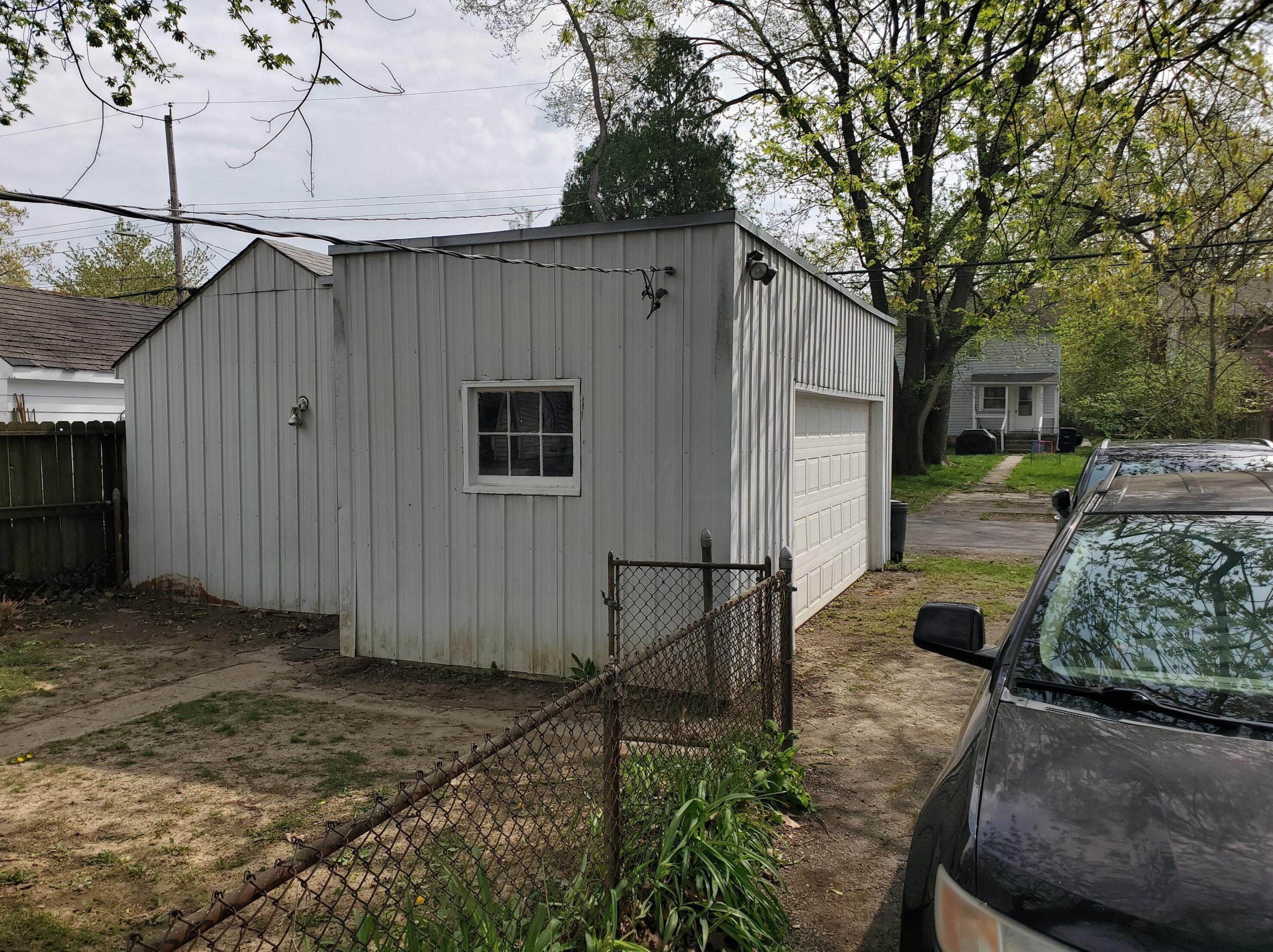 948 Francis Ave, Columbus OH  43209-2418 exterior