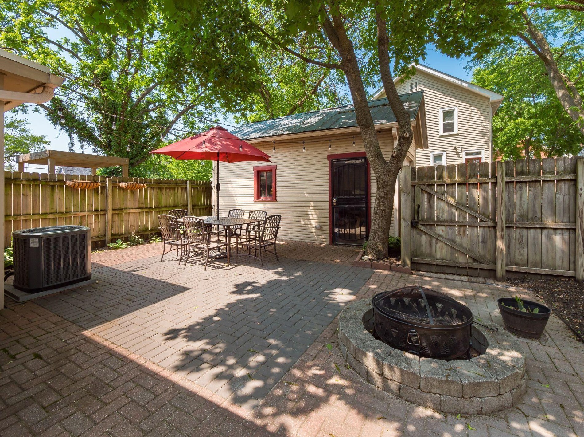 416 Stewart Ave, Columbus OH  43206-2730 exterior