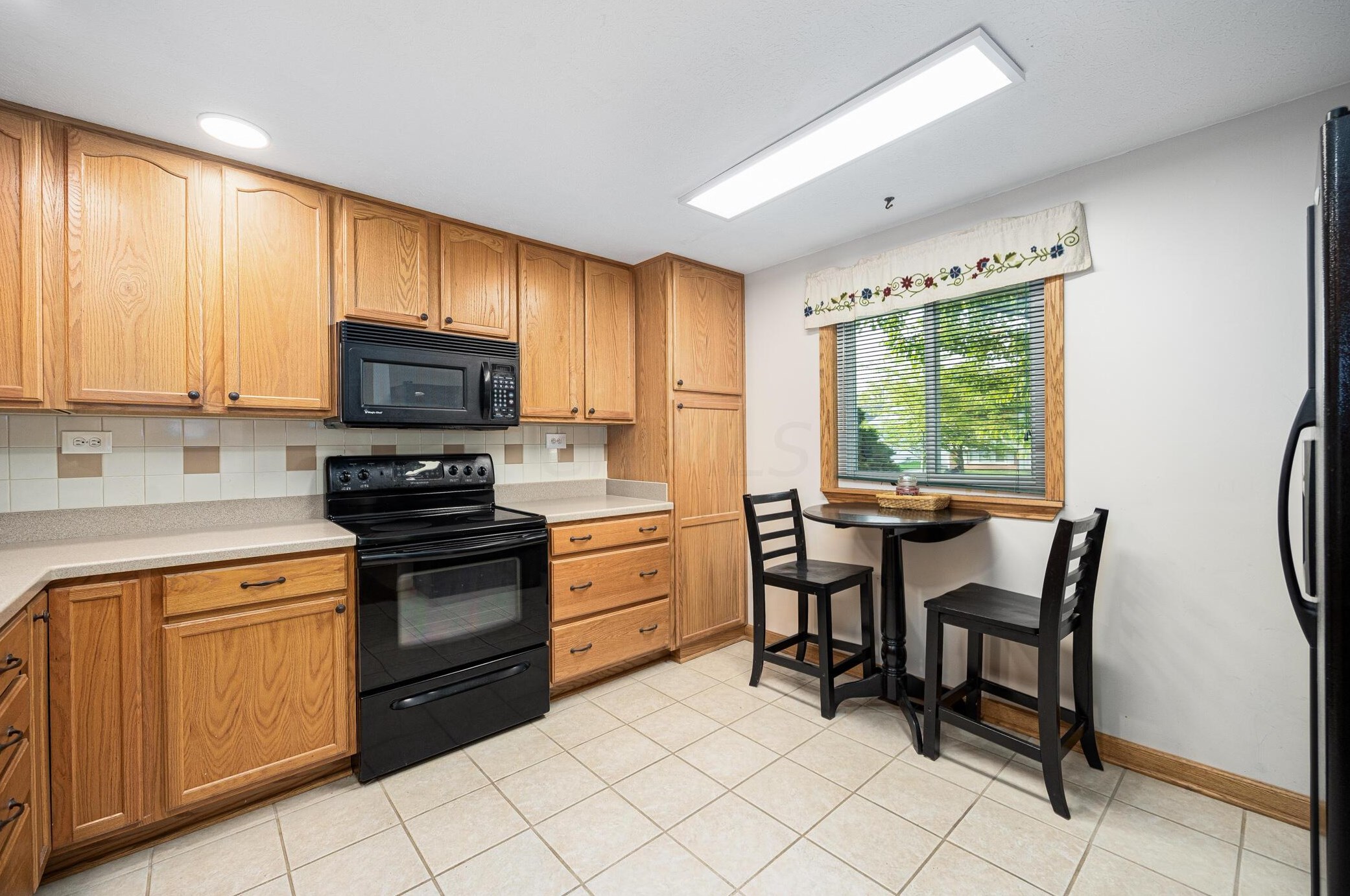 3872 Lynward Rd, Columbus OH 43228-3551 exterior