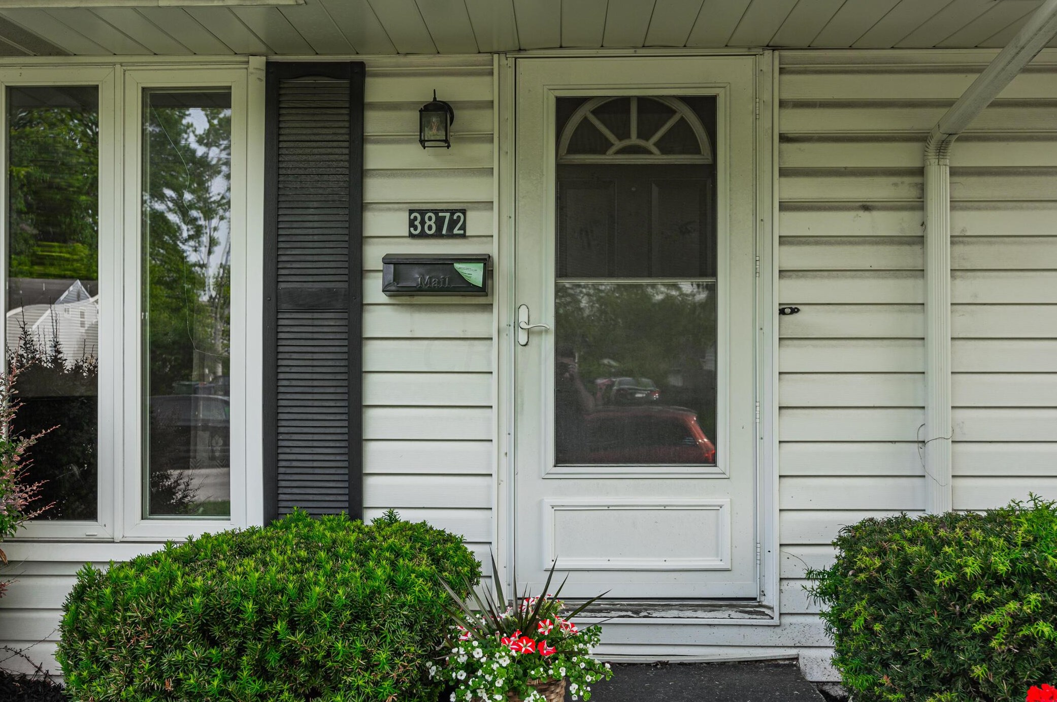 3872 Lynward Rd, Columbus OH 43228-3551 exterior