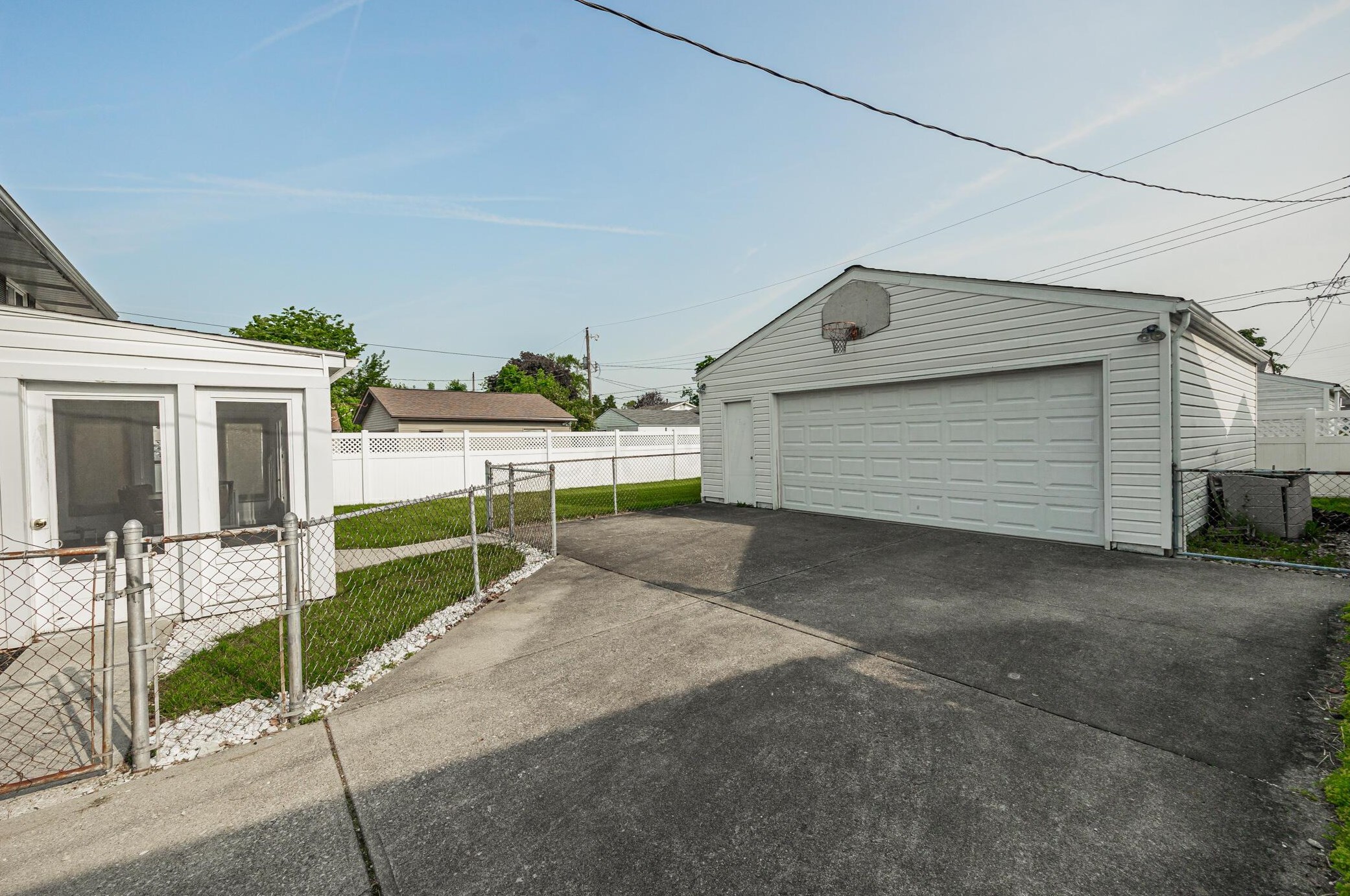 3872 Lynward Rd, Columbus OH 43228-3551 exterior