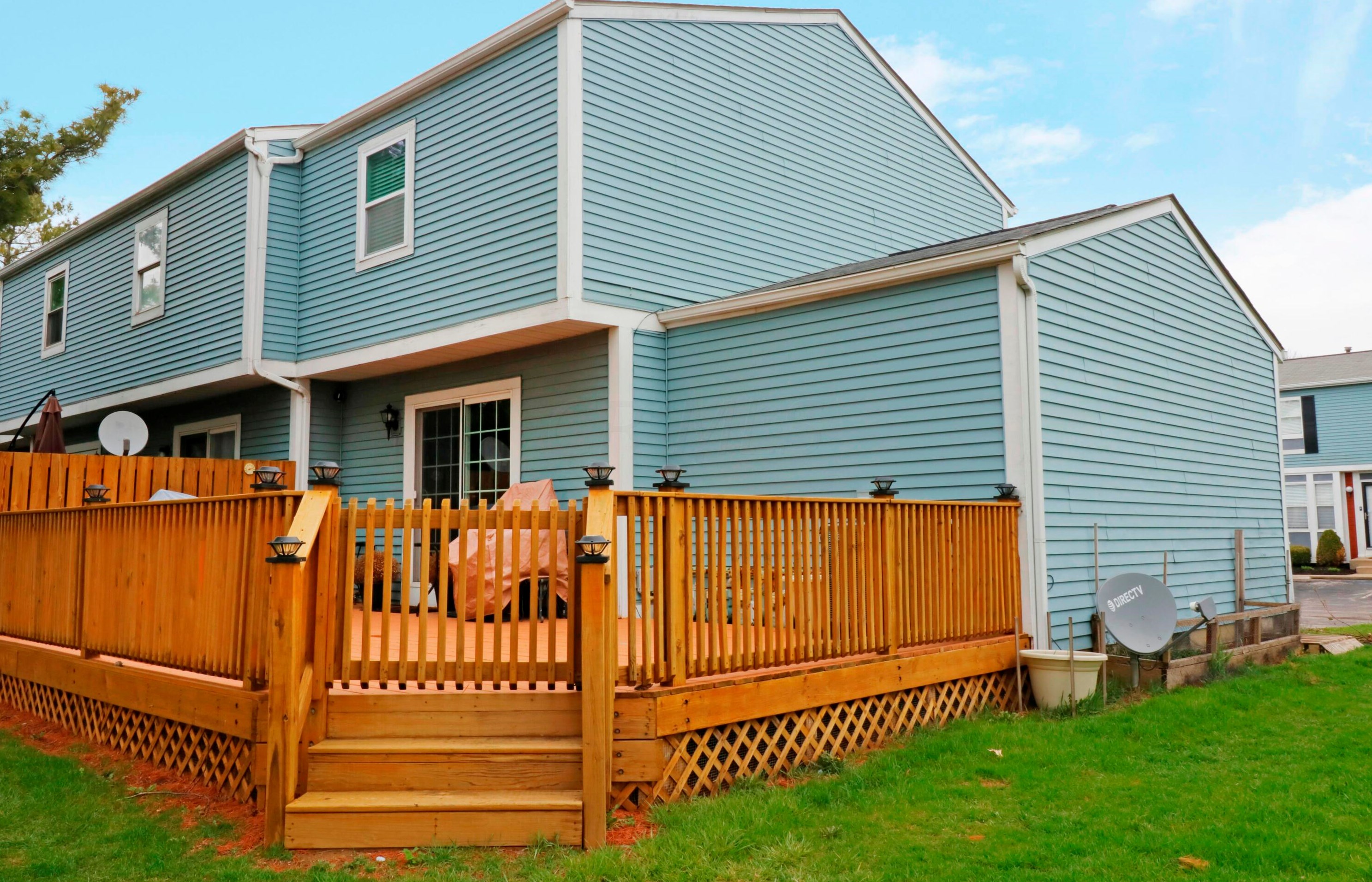 817 Pine Way Dr, Columbus OH  43085-4843 exterior