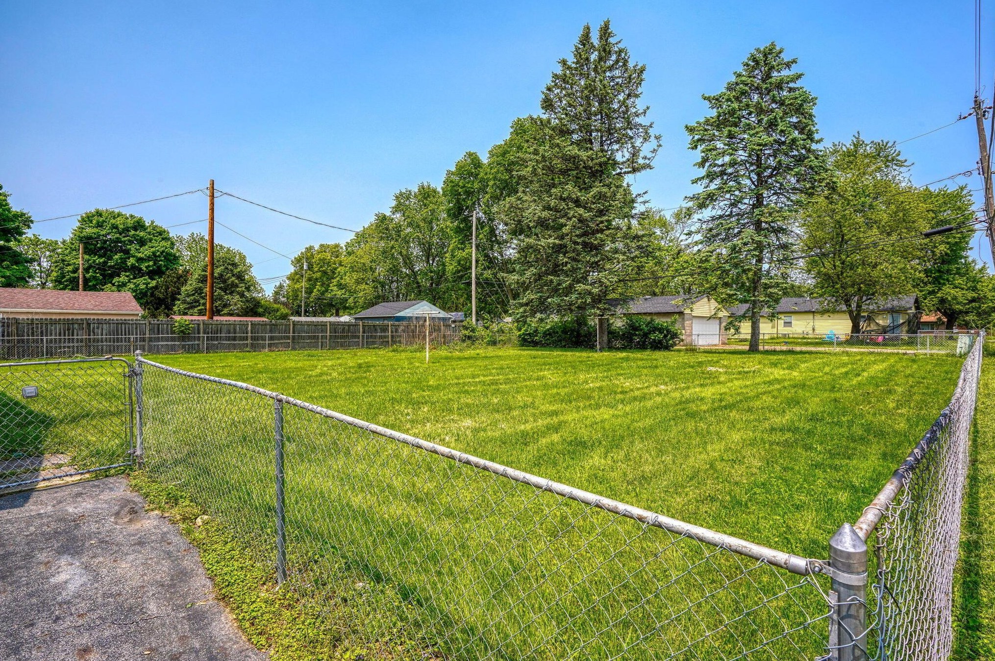 860 Colton Rd, Columbus OH 43207-3838 exterior