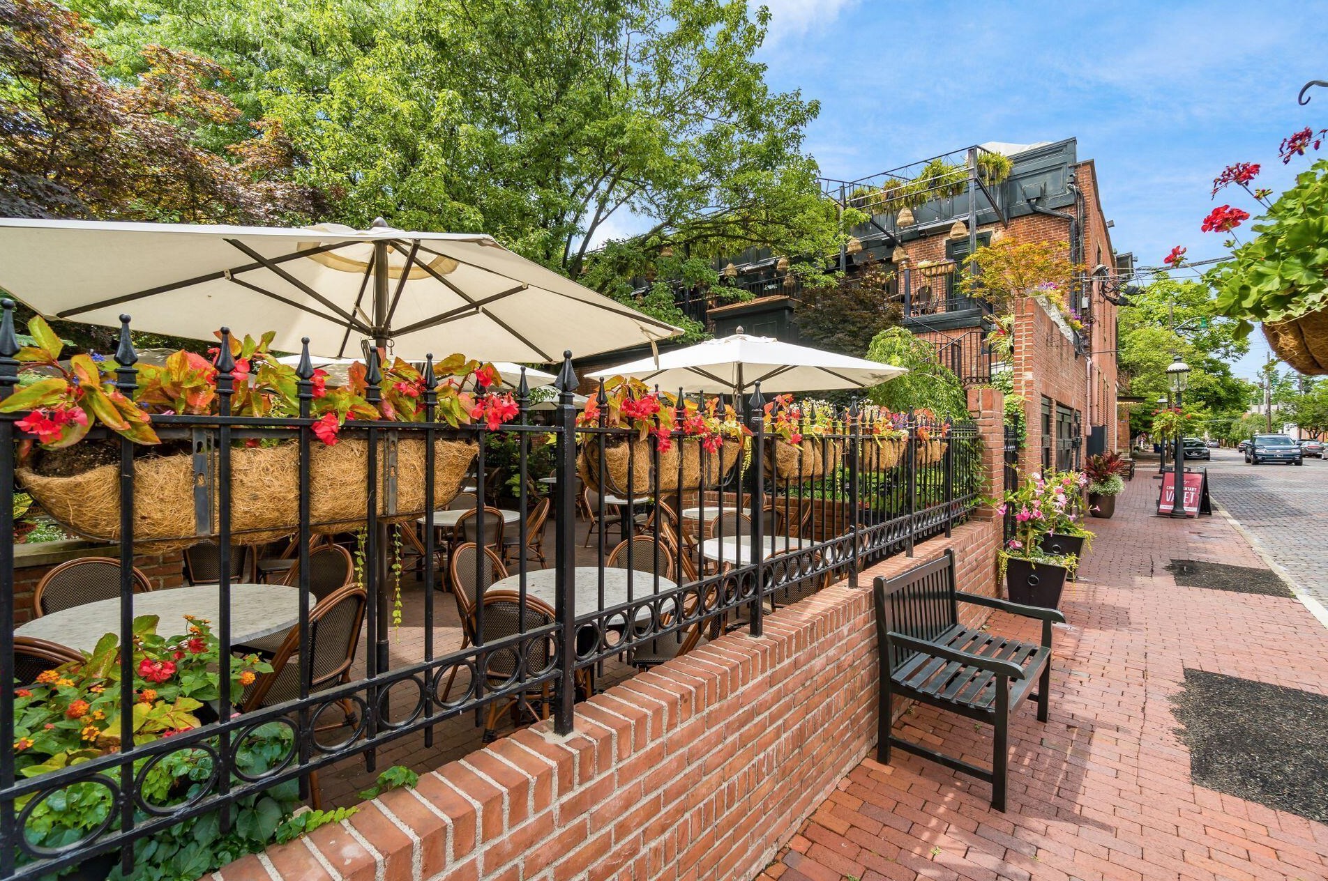 490 Whittier St, Columbus OH  43206-2367 exterior