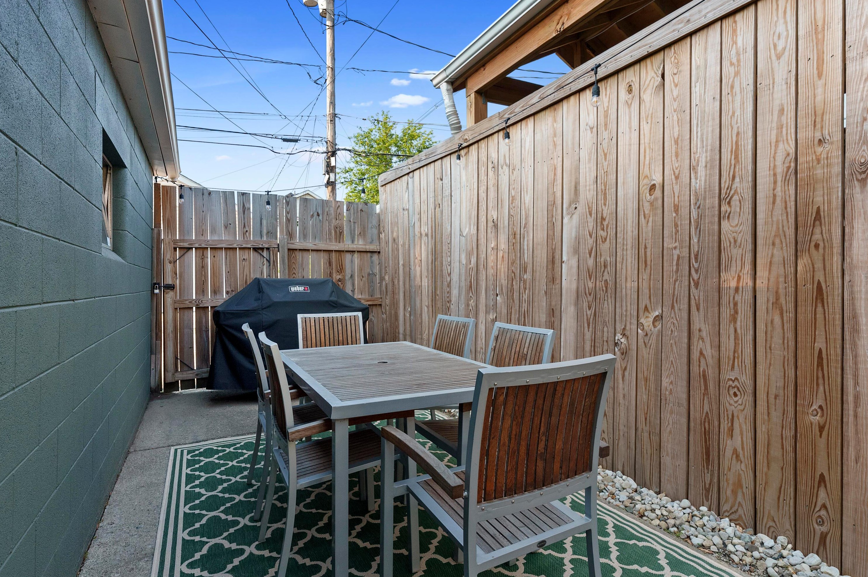 490 Whittier St, Columbus OH  43206-2367 exterior