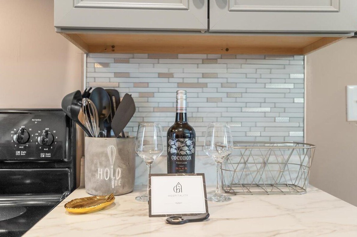 1390 Livingston Ave, Columbus OH 43209-2945 exterior