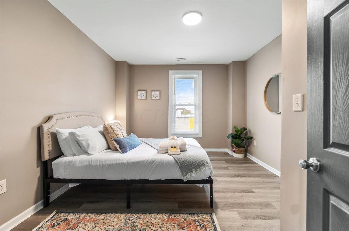 1390 Livingston Ave, Columbus OH 43209-2945 exterior