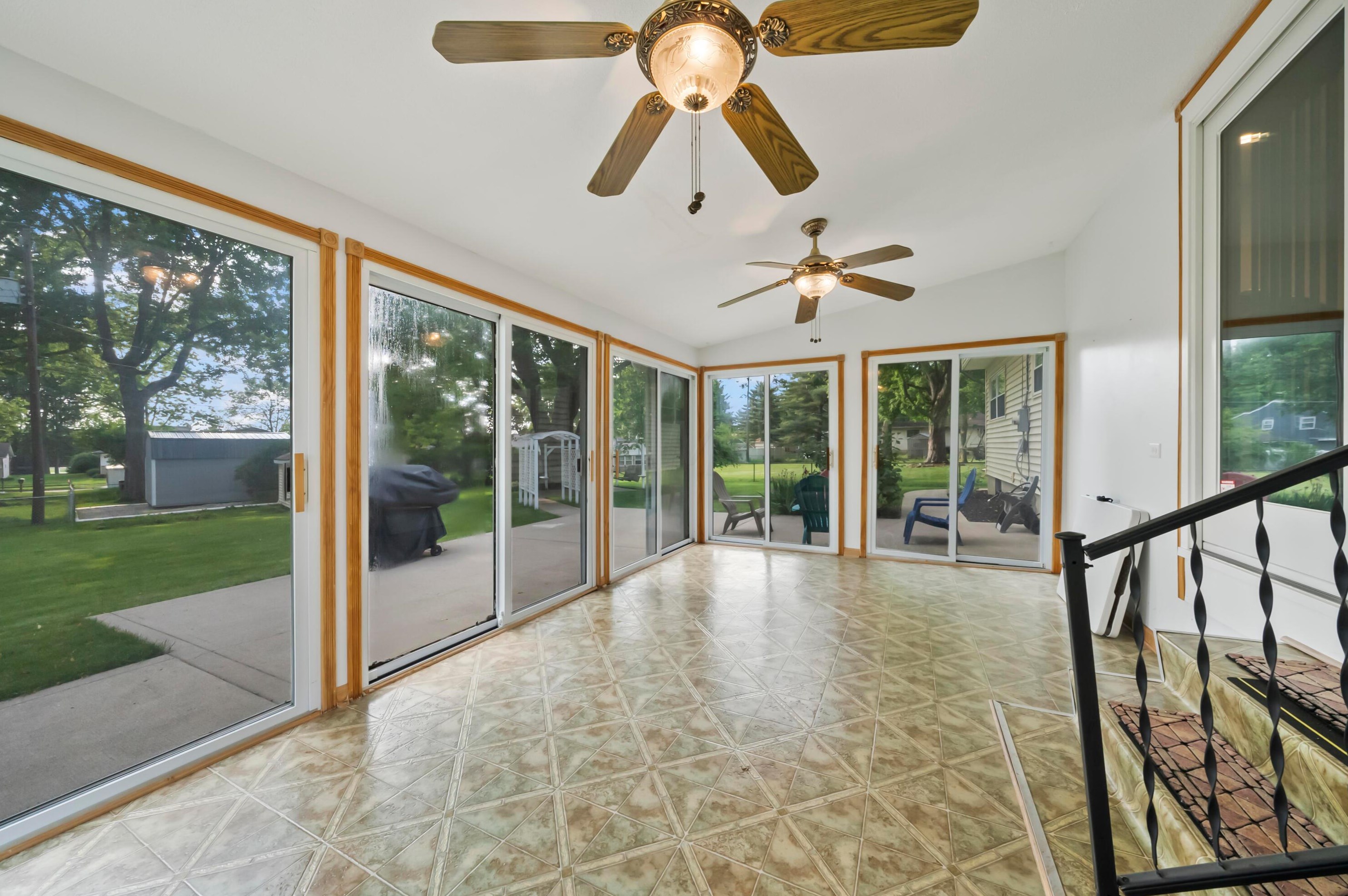 611 Jonsol Ct, Columbus OH  43230-3115 exterior