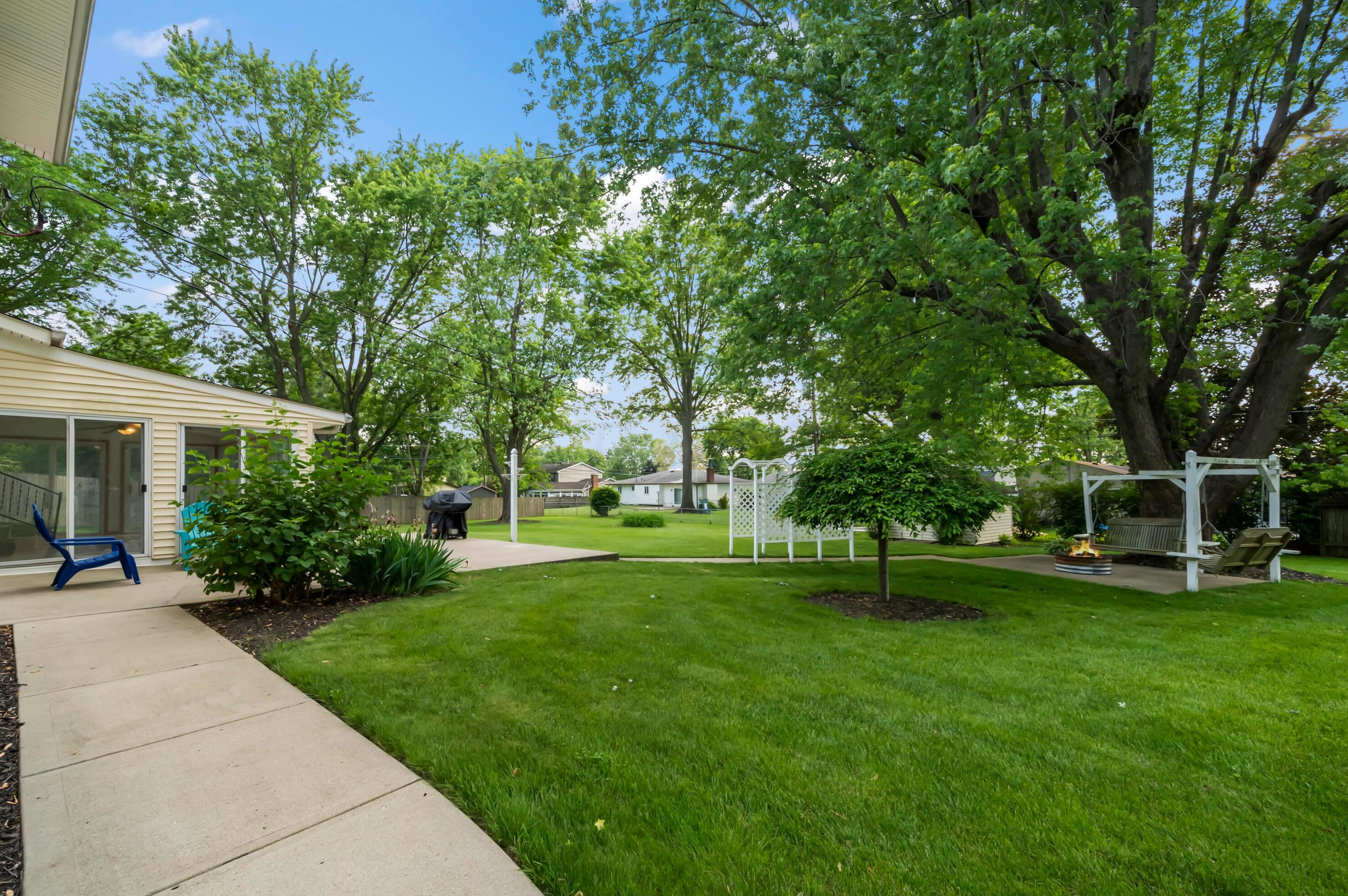 611 Jonsol Ct, Columbus OH  43230-3115 exterior