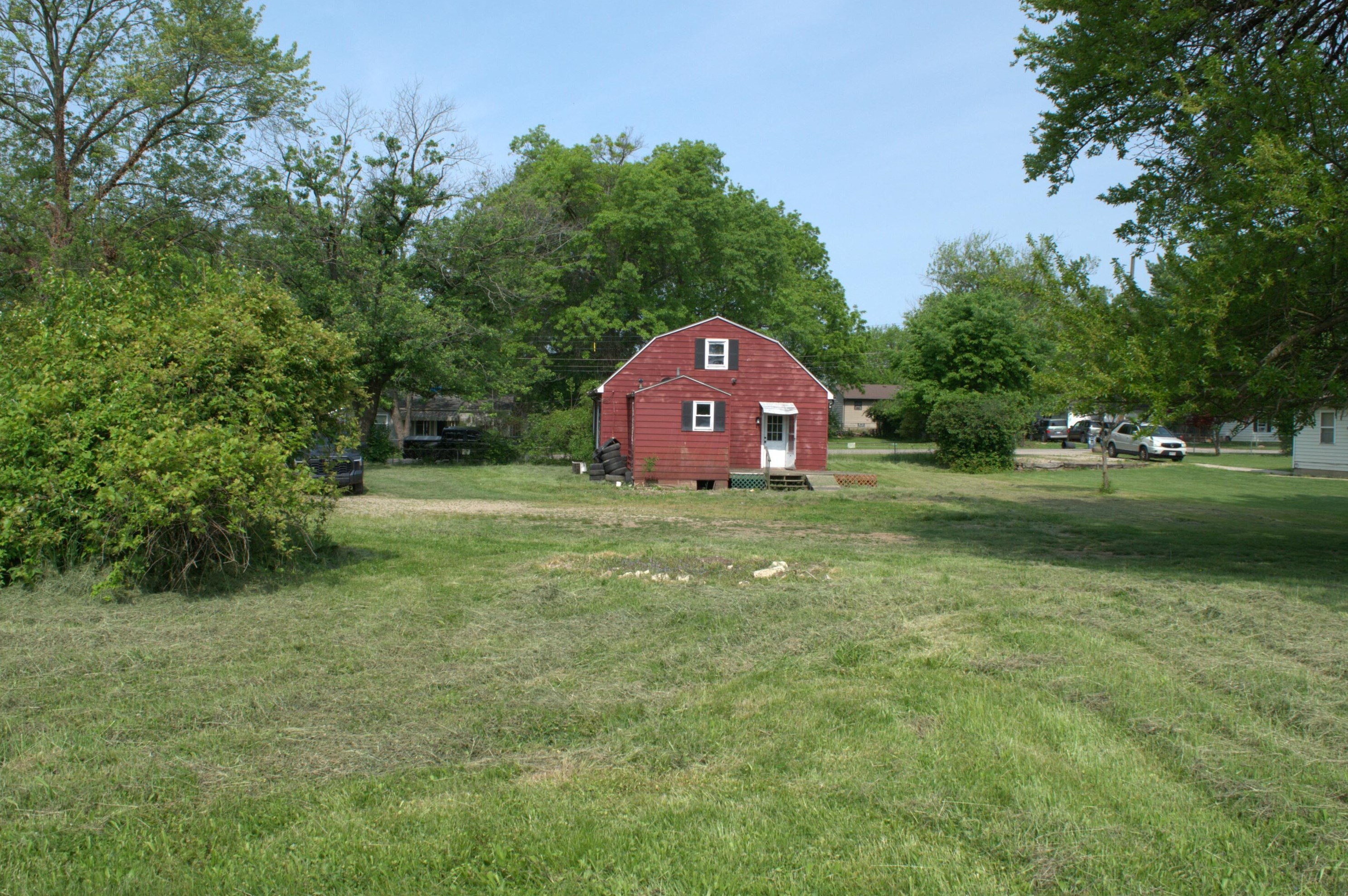 250 Emmit Ave, Columbus OH  43228-1960 exterior