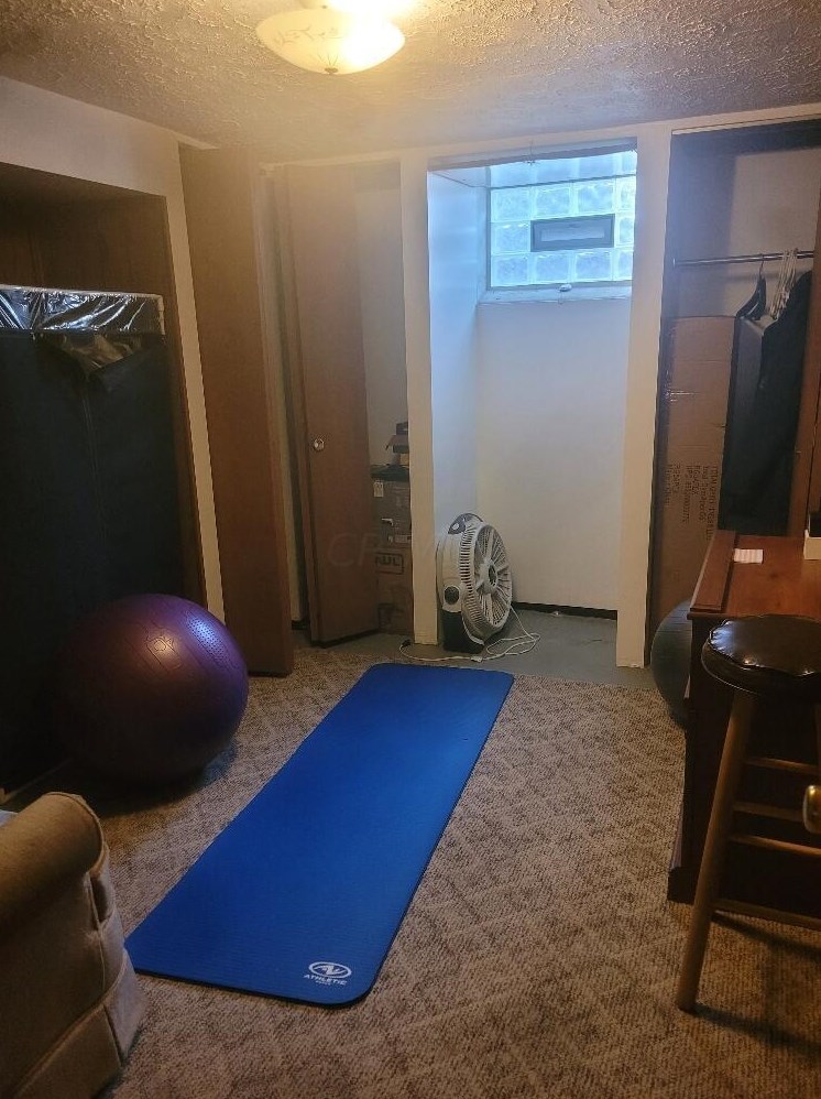 974 Pierce Ave, Columbus OH 43227-1255 exterior