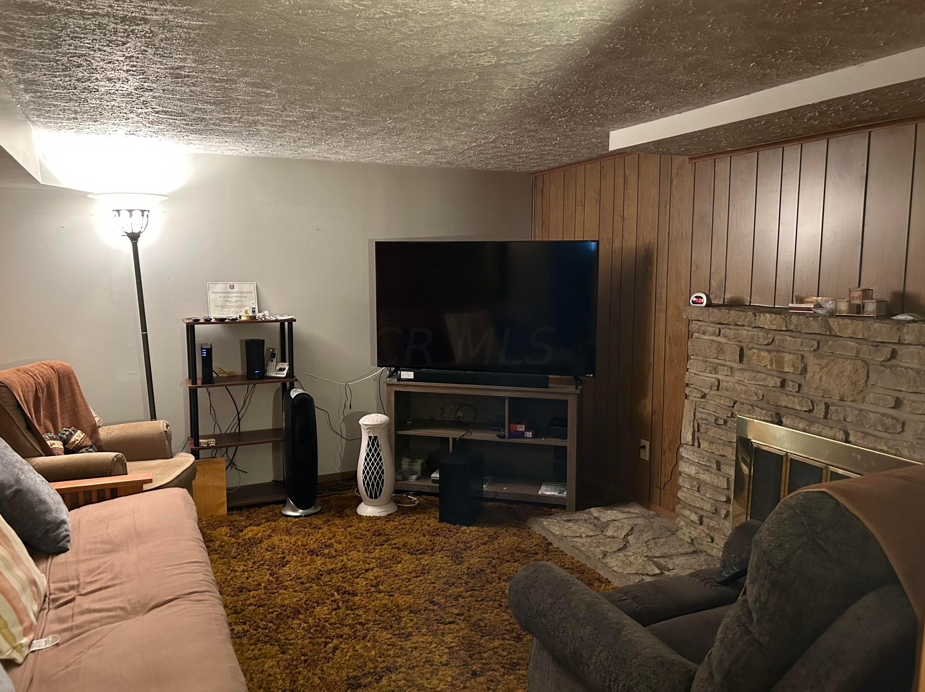 974 Pierce Ave, Columbus OH 43227-1255 exterior