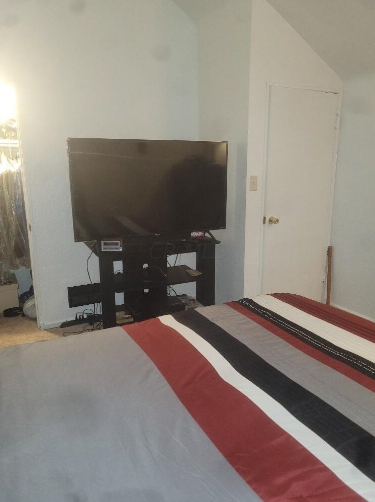 974 Pierce Ave, Columbus OH 43227-1255 exterior