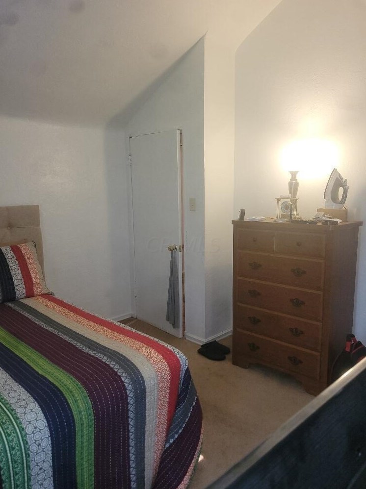 974 Pierce Ave, Columbus OH 43227-1255 exterior