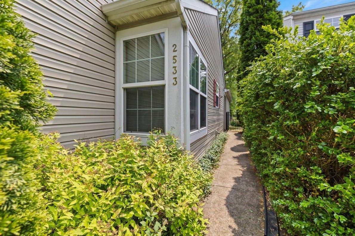 2533 Northwold Rd, Columbus OH  43231-5991 exterior