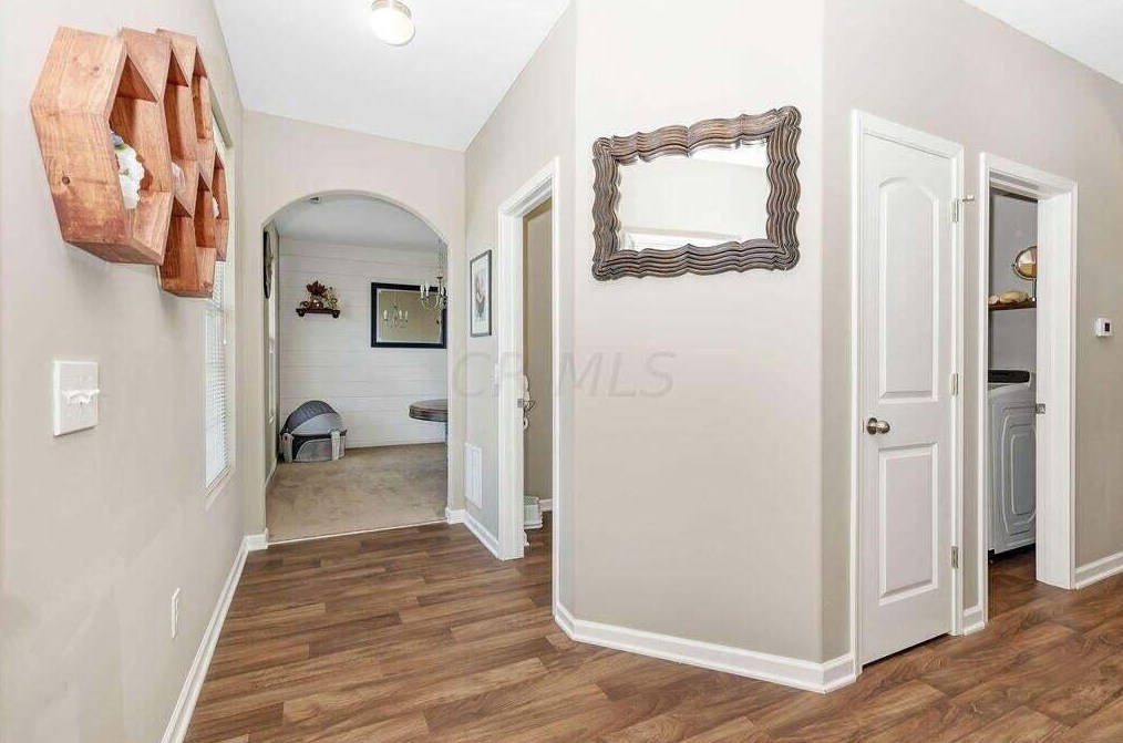 5715 Battle Creek Way, Columbus OH  43228-8953 exterior