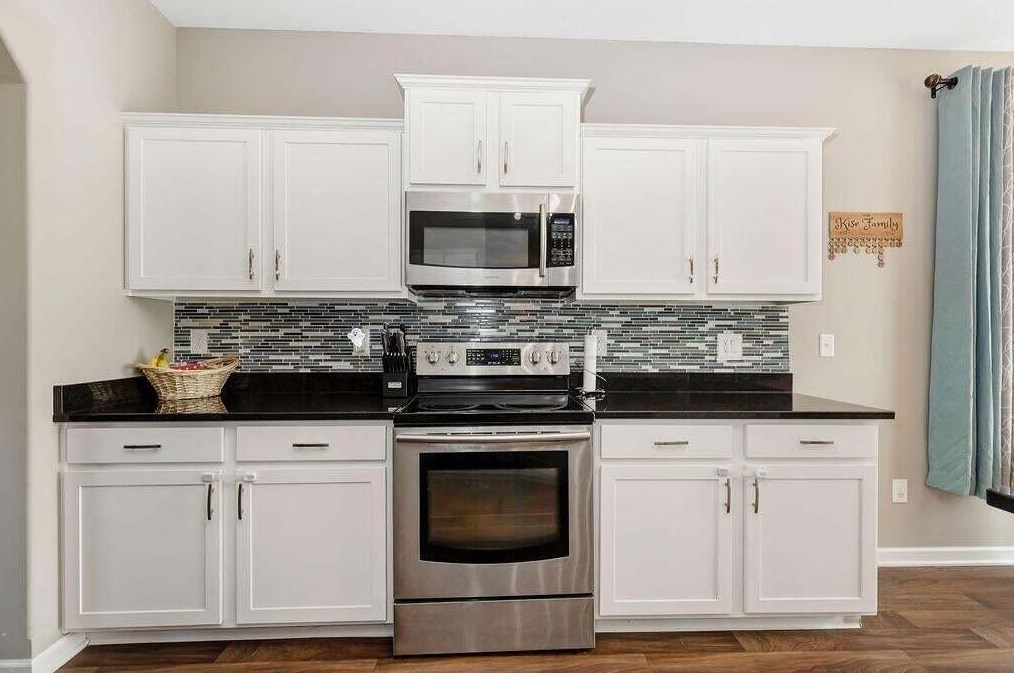 5715 Battle Creek Way, Columbus OH  43228-8953 exterior