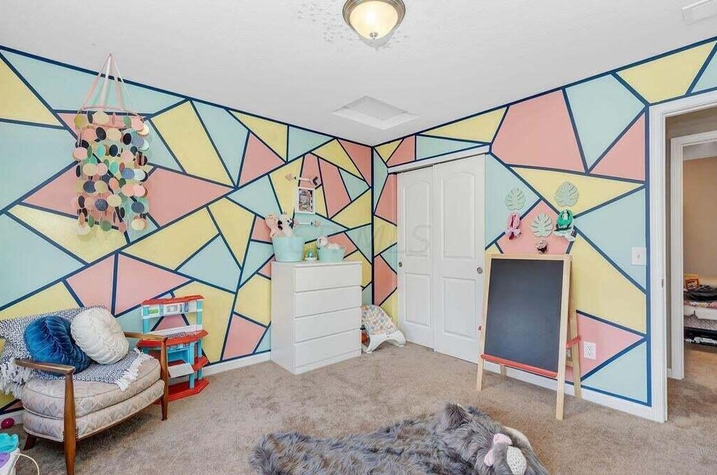 5715 Battle Creek Way, Columbus OH  43228-8953 exterior