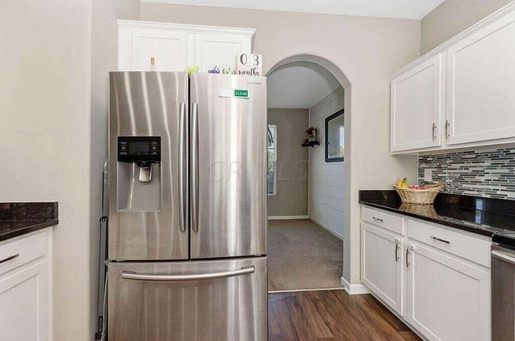 5715 Battle Creek Way, Columbus OH  43228-8953 exterior