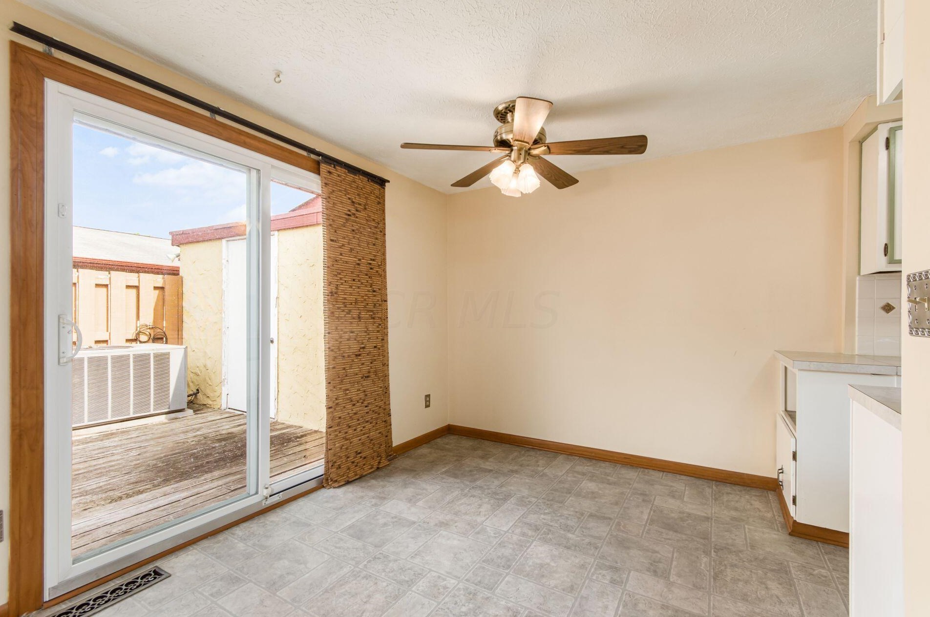 2464 Burgandy Ln, Columbus OH 43232-4296 exterior