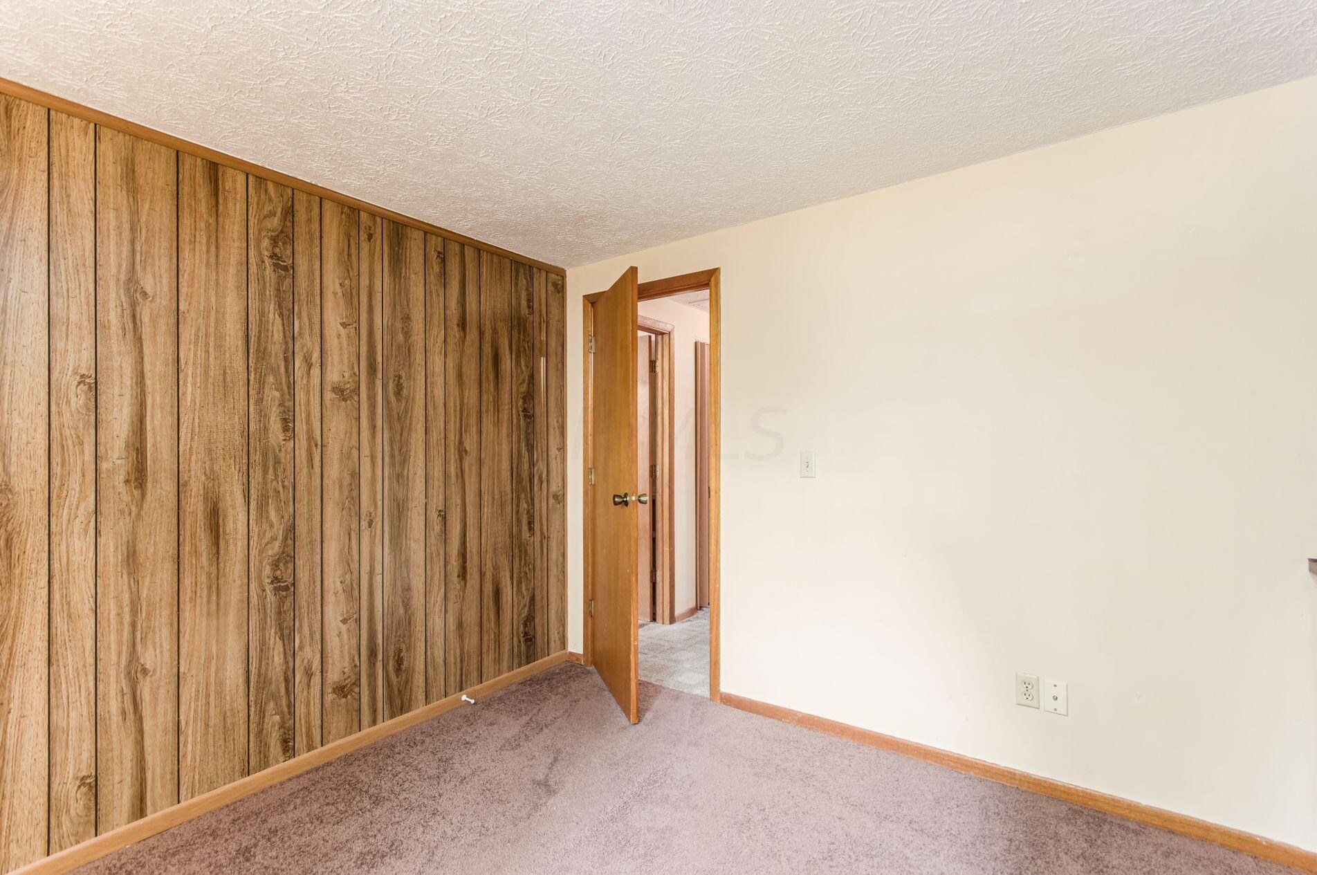 2464 Burgandy Ln, Columbus OH 43232-4296 exterior