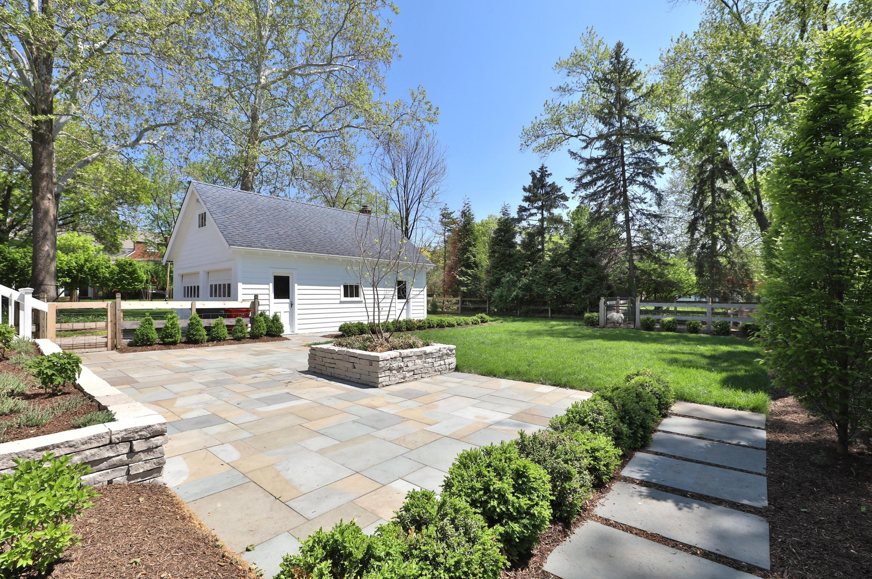 335 Dublin Granville Rd, Columbus OH 43085-3109 exterior