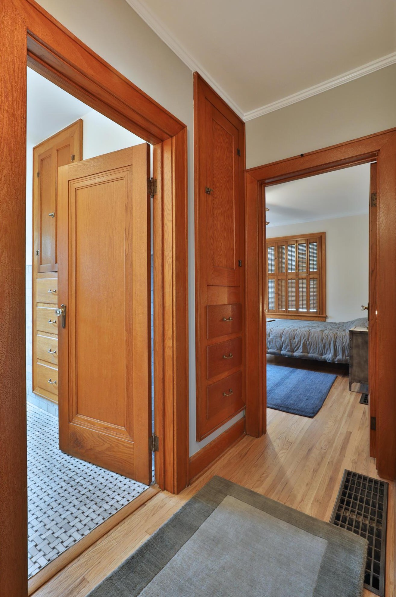 335 Dublin Granville Rd, Columbus OH 43085-3109 exterior