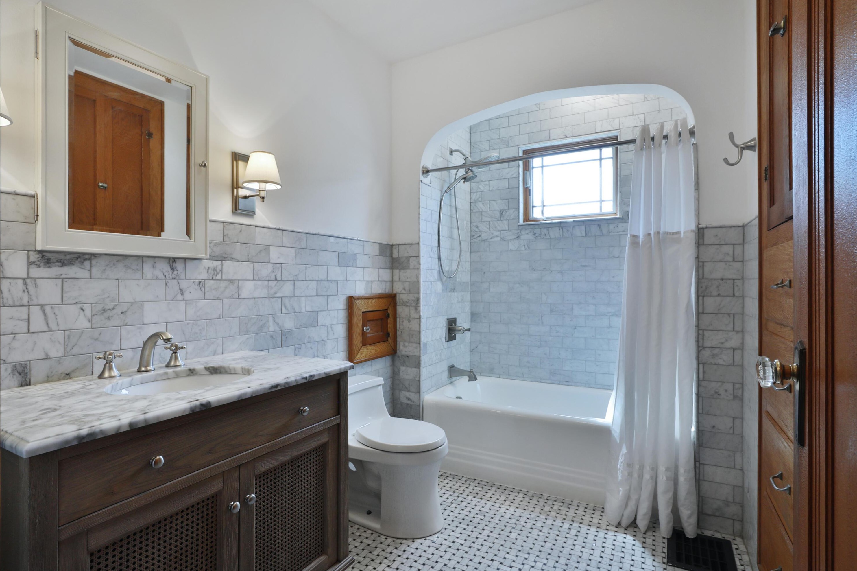 335 Dublin Granville Rd, Columbus OH 43085-3109 exterior