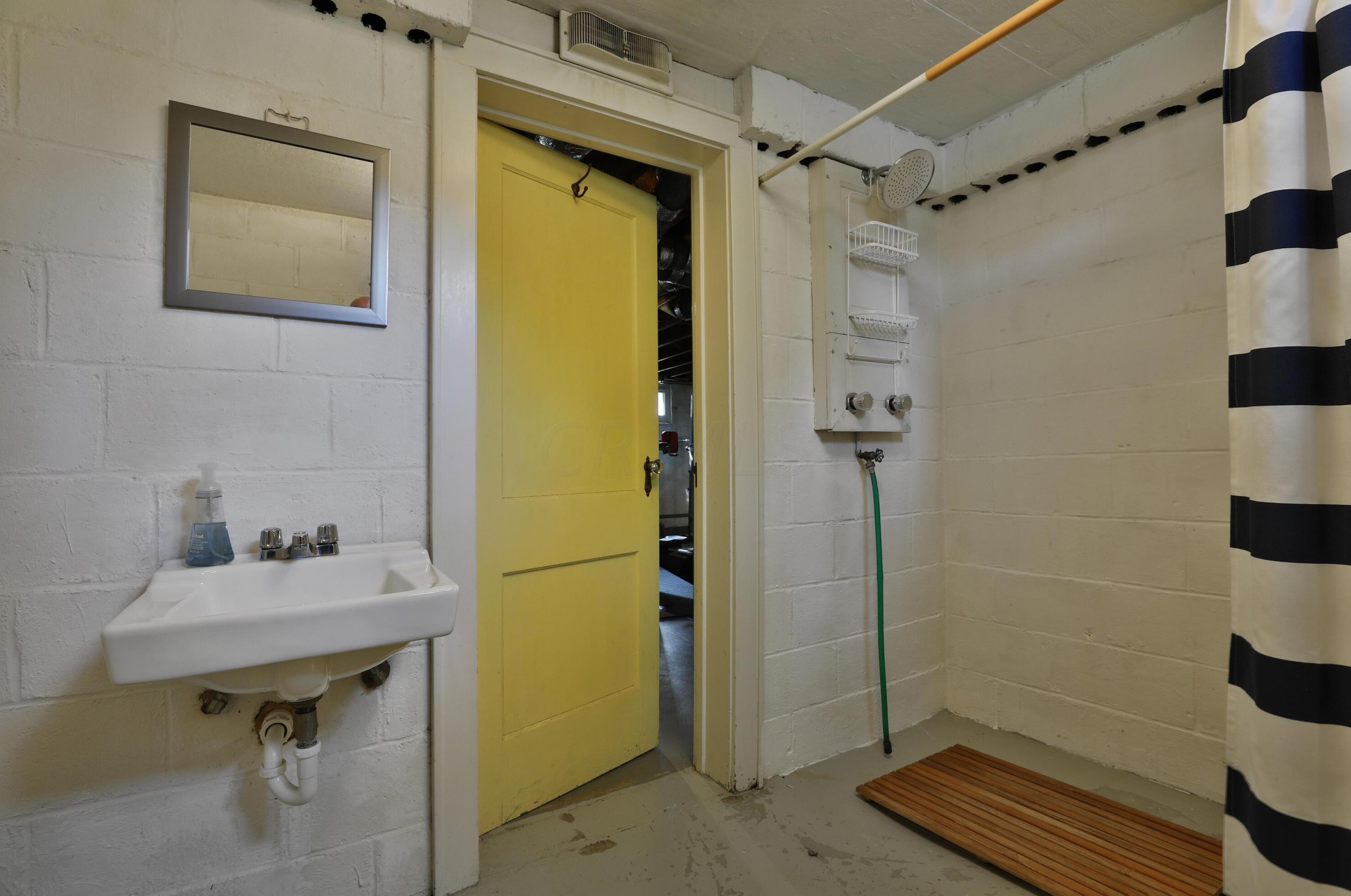 335 Dublin Granville Rd, Columbus OH 43085-3109 exterior