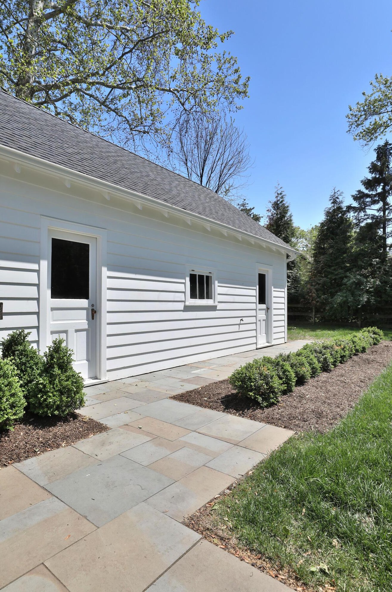 335 Dublin Granville Rd, Columbus OH 43085-3109 exterior