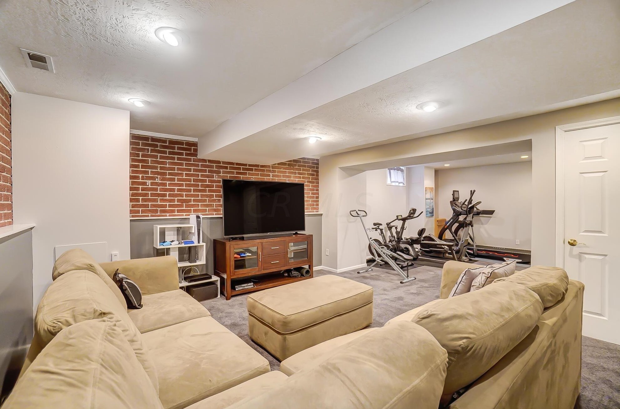 6463 Gossamer Ct, Westerville OH  43081-8242 exterior