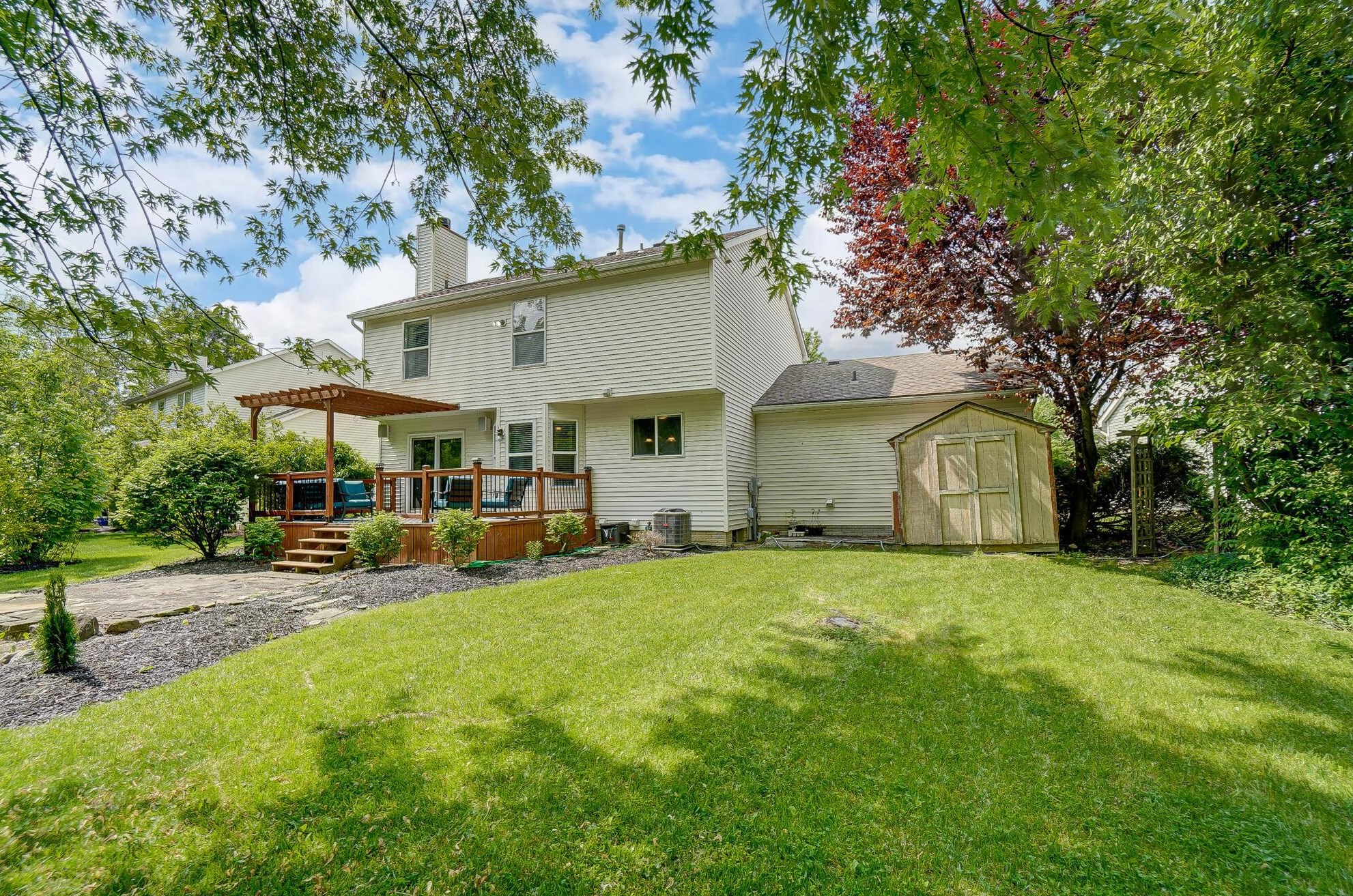 6463 Gossamer Ct, Westerville OH  43081-8242 exterior